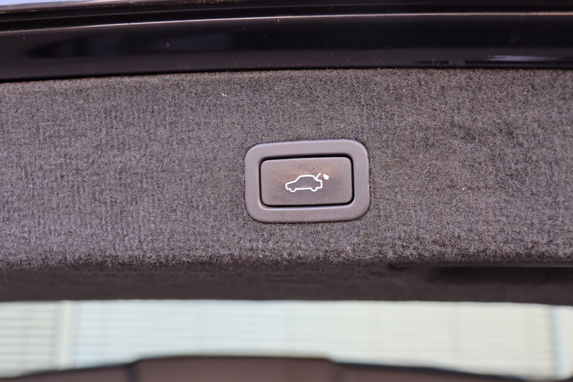 VOLVO V70 T5 Momentum Powershift-image-9
