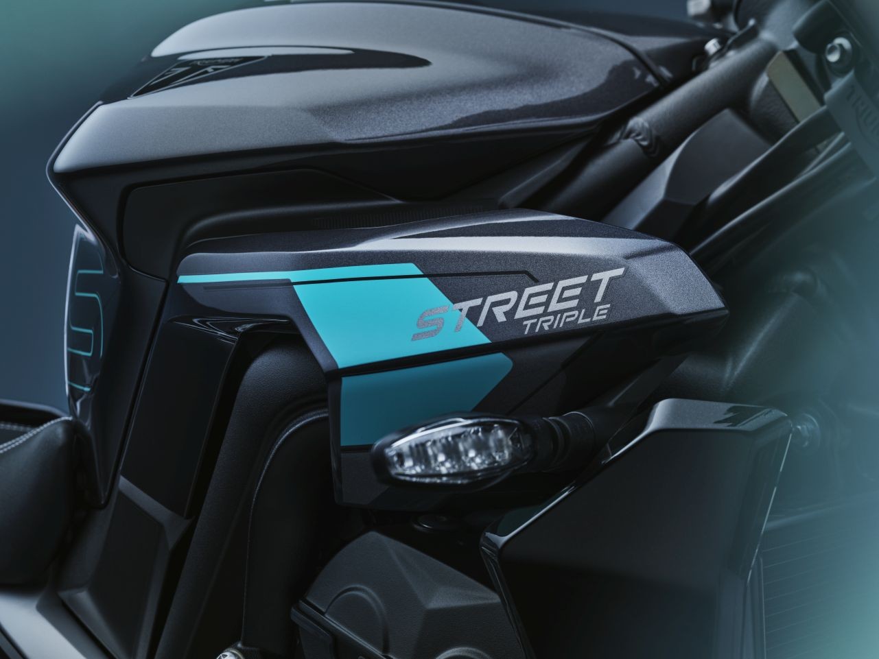 TRIUMPH Street Triple 765 RS-image-2