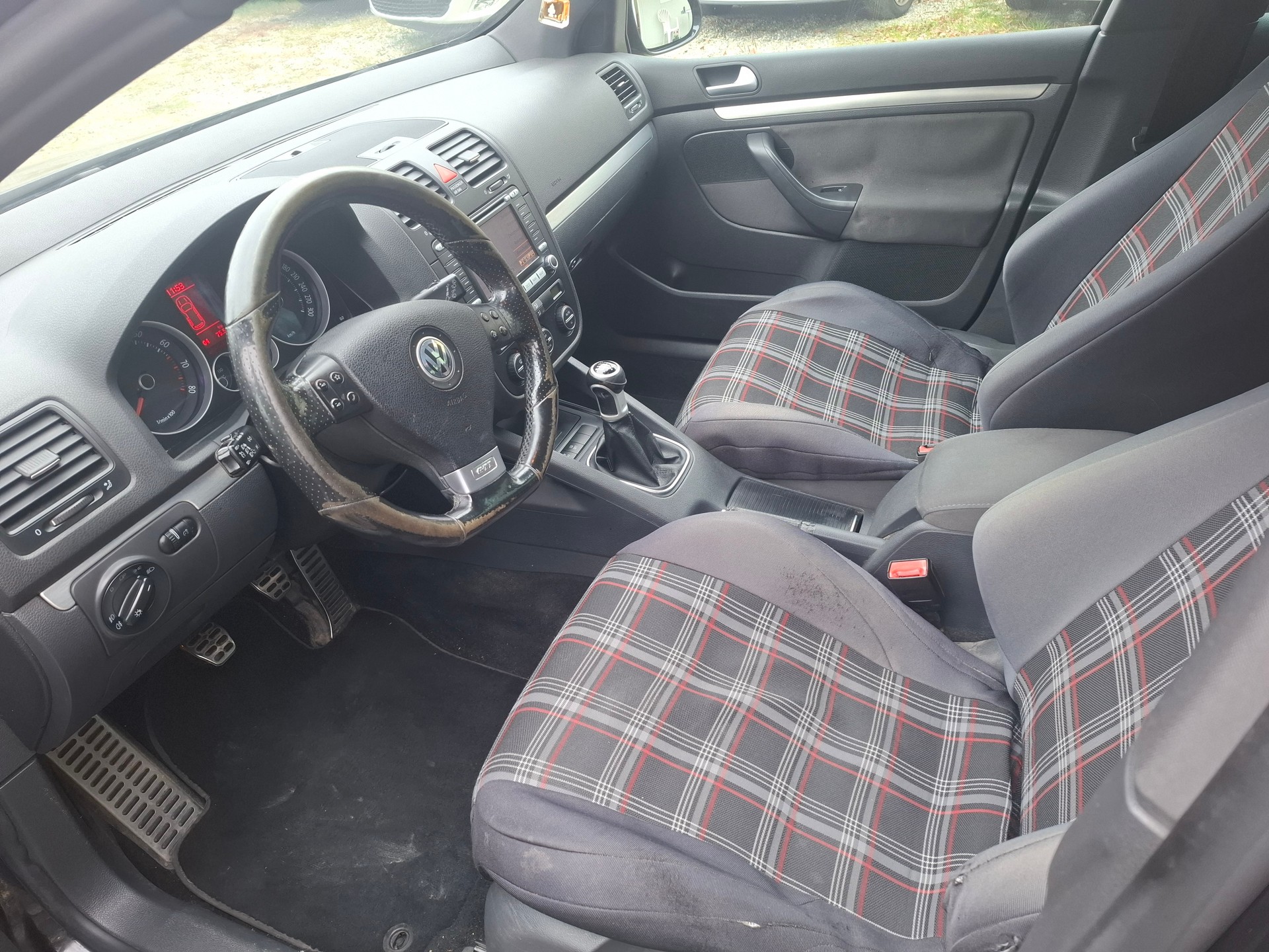 VW Golf 2.0 TFSI GTI-image-11