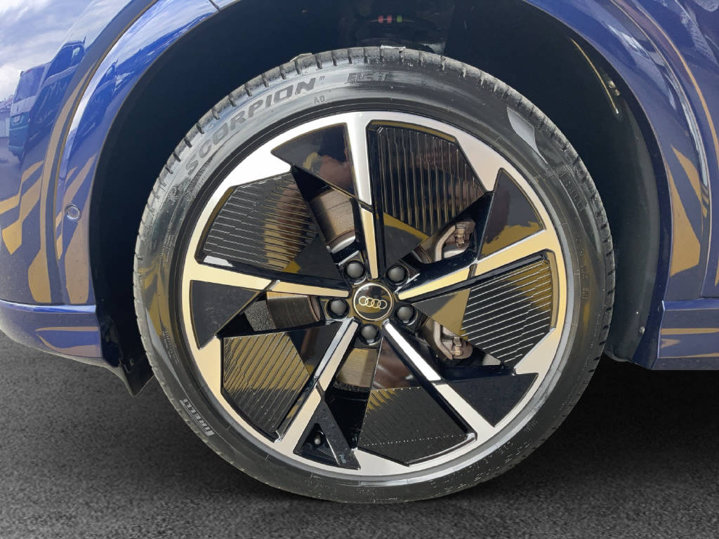 AUDI Q4 e-tron 45 quattro-image-14