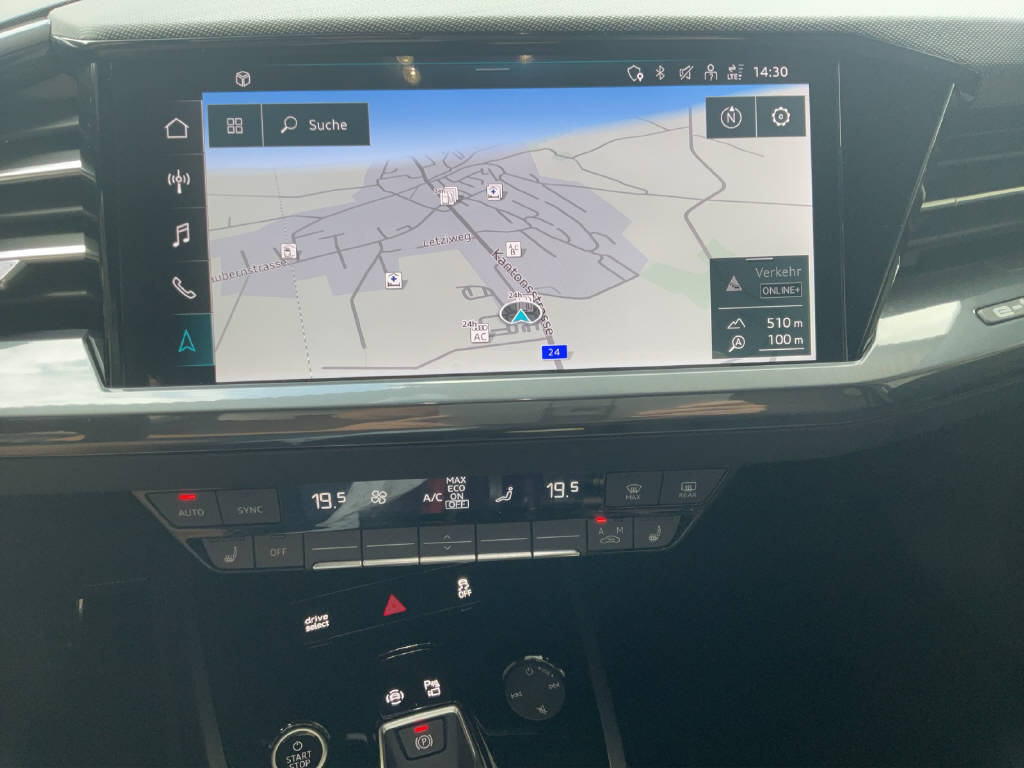 AUDI Q4 e-tron 45 quattro-image-11