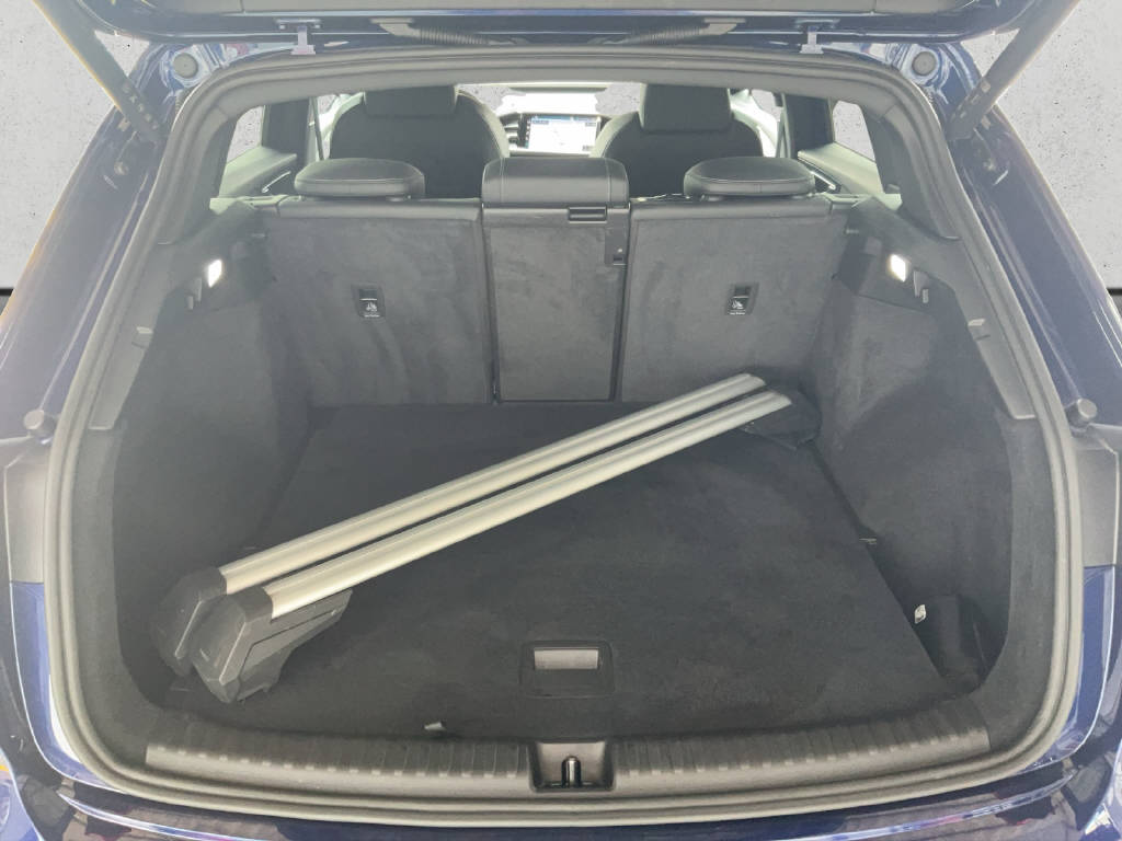 AUDI Q4 e-tron 45 quattro-image-13