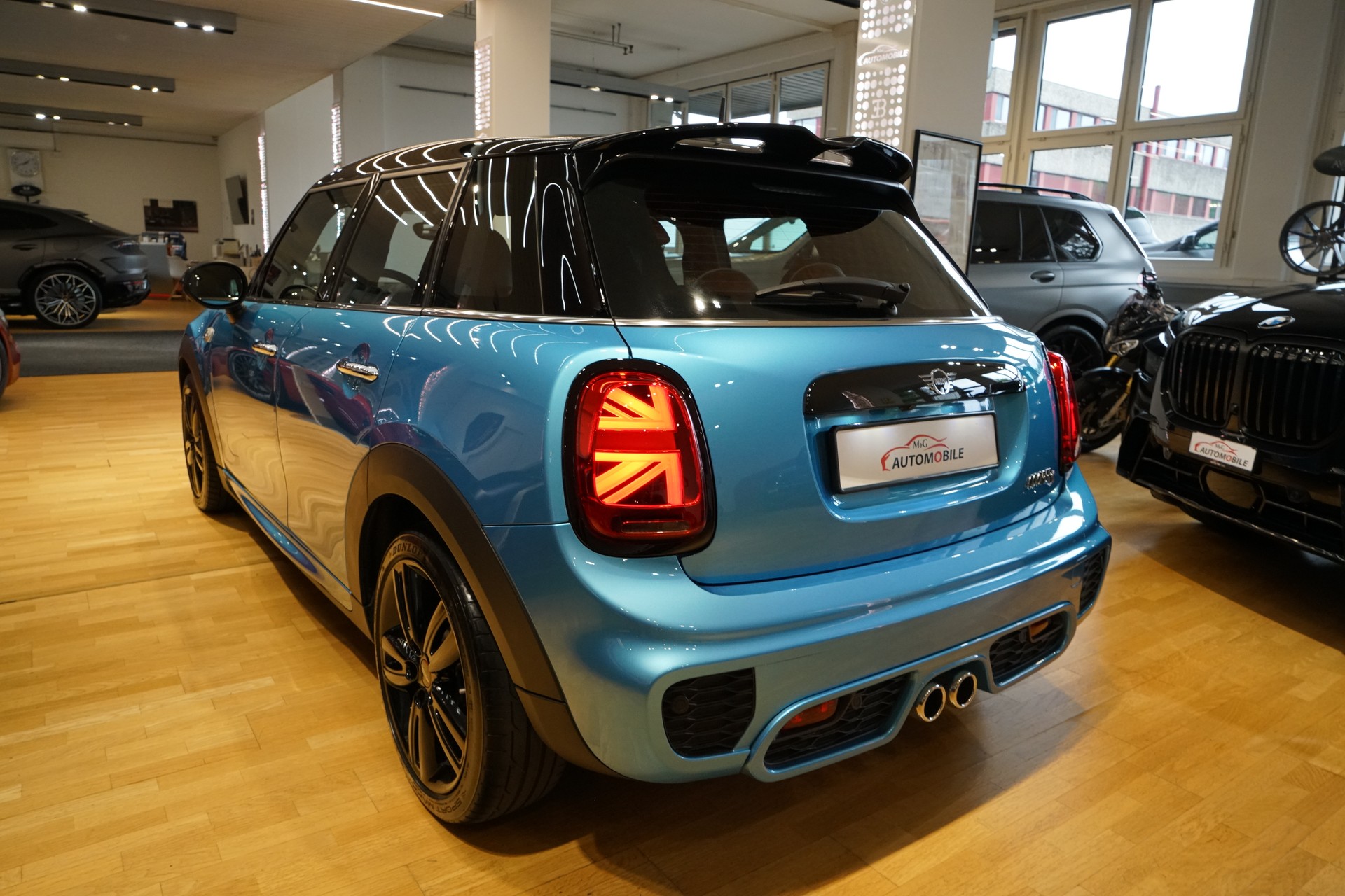 MINI Cooper S Steptronic DKG-showroom-element-3