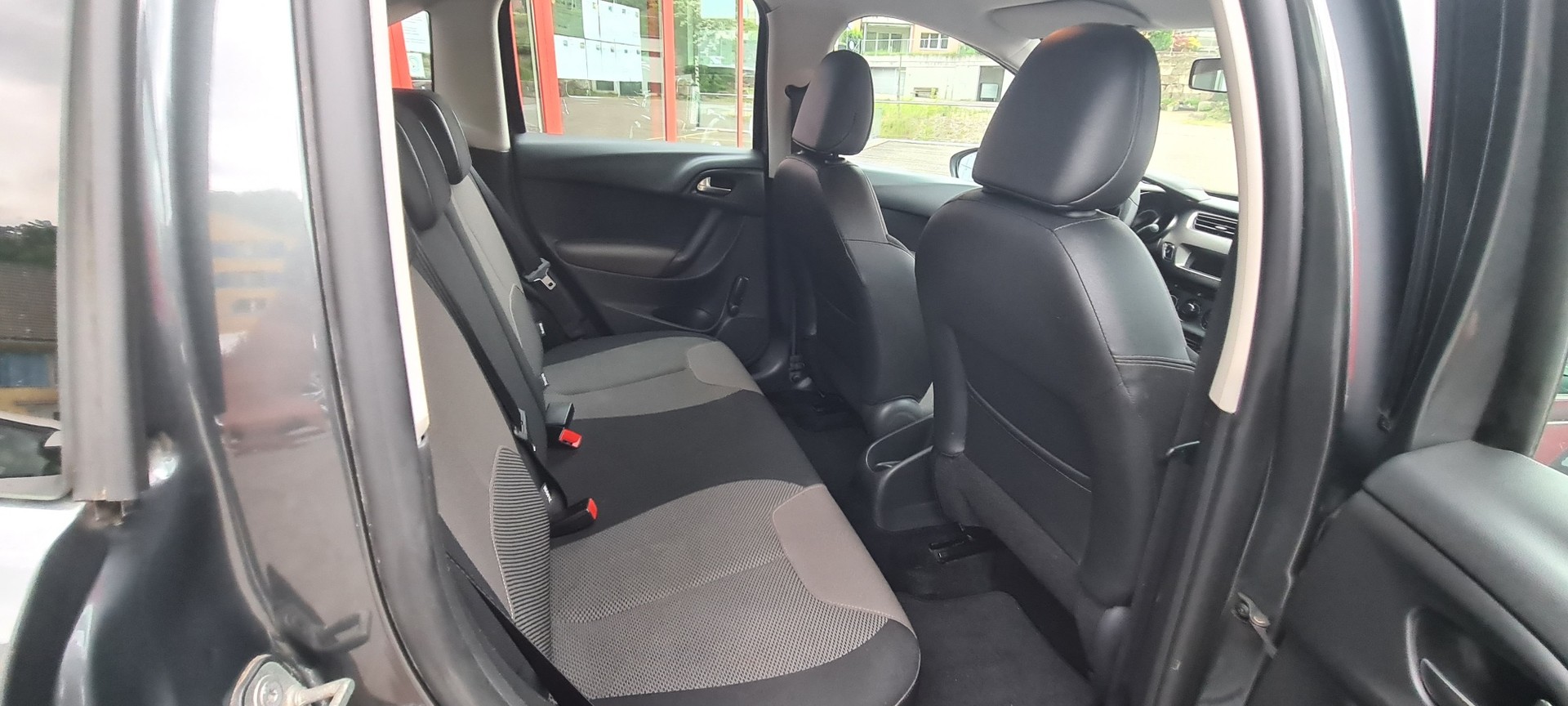 CITROEN C3 1.2i Exclusive ETG5-image-10
