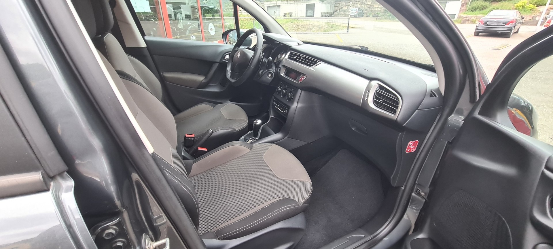 CITROEN C3 1.2i Exclusive ETG5-image-9