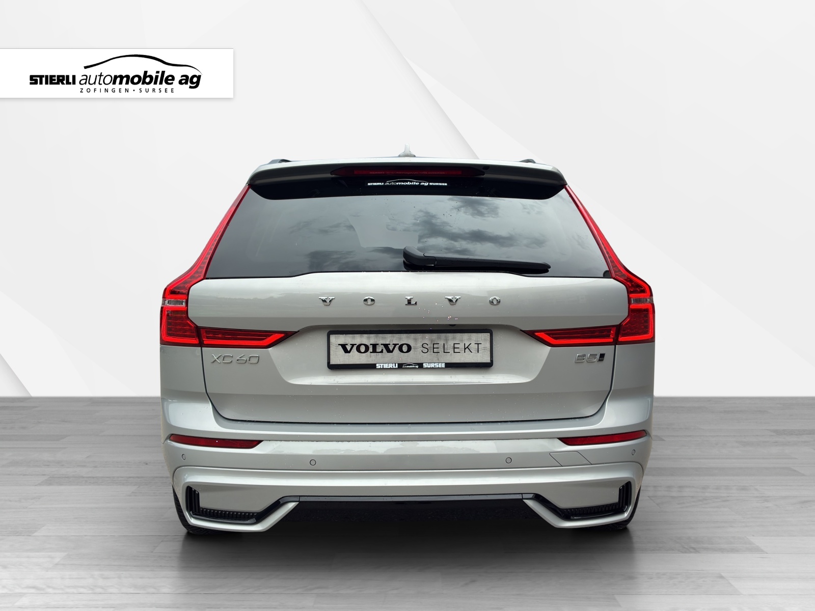 VOLVO XC60 2.0 B5 MH Plus Dark AWD-image-5
