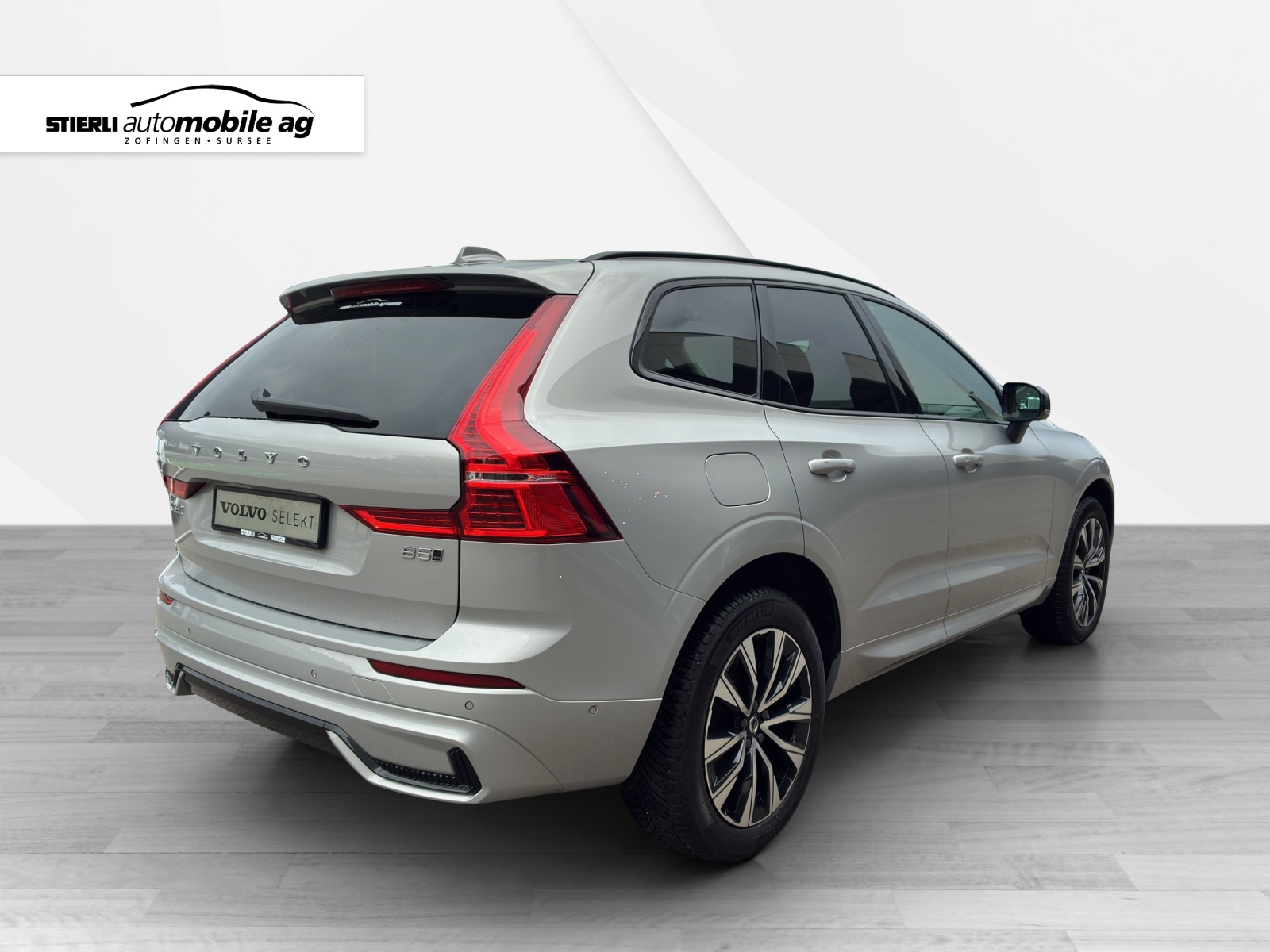 VOLVO XC60 2.0 B5 MH Plus Dark AWD-image-4