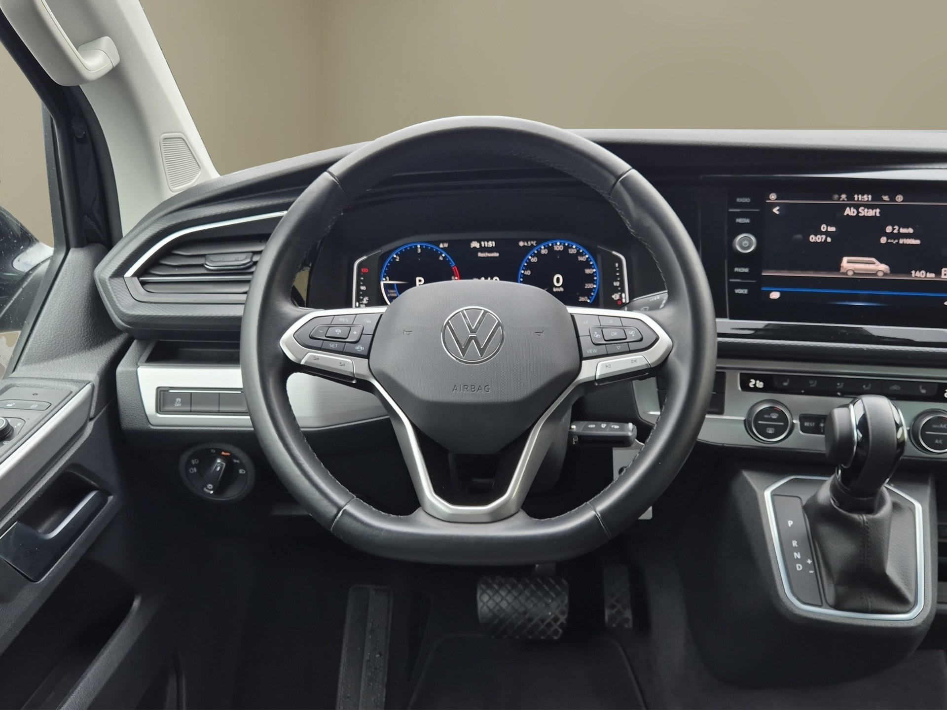 VW T6.1 Multivan 2.0 Bi-TDI Comfortline 4Motion DSG-image-11