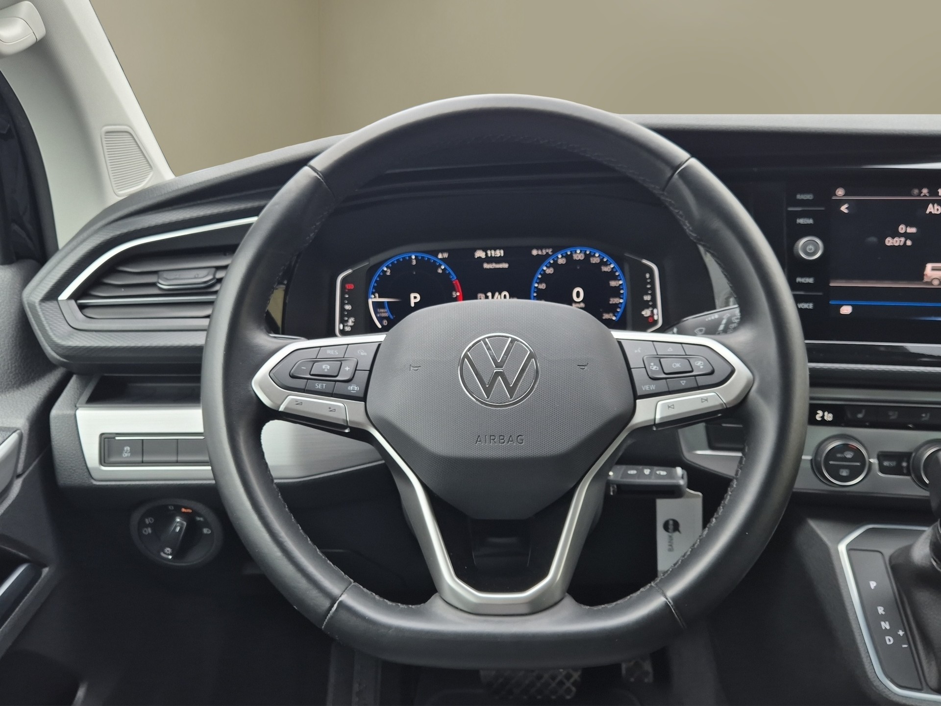 VW T6.1 Multivan 2.0 Bi-TDI Comfortline 4Motion DSG-image-12