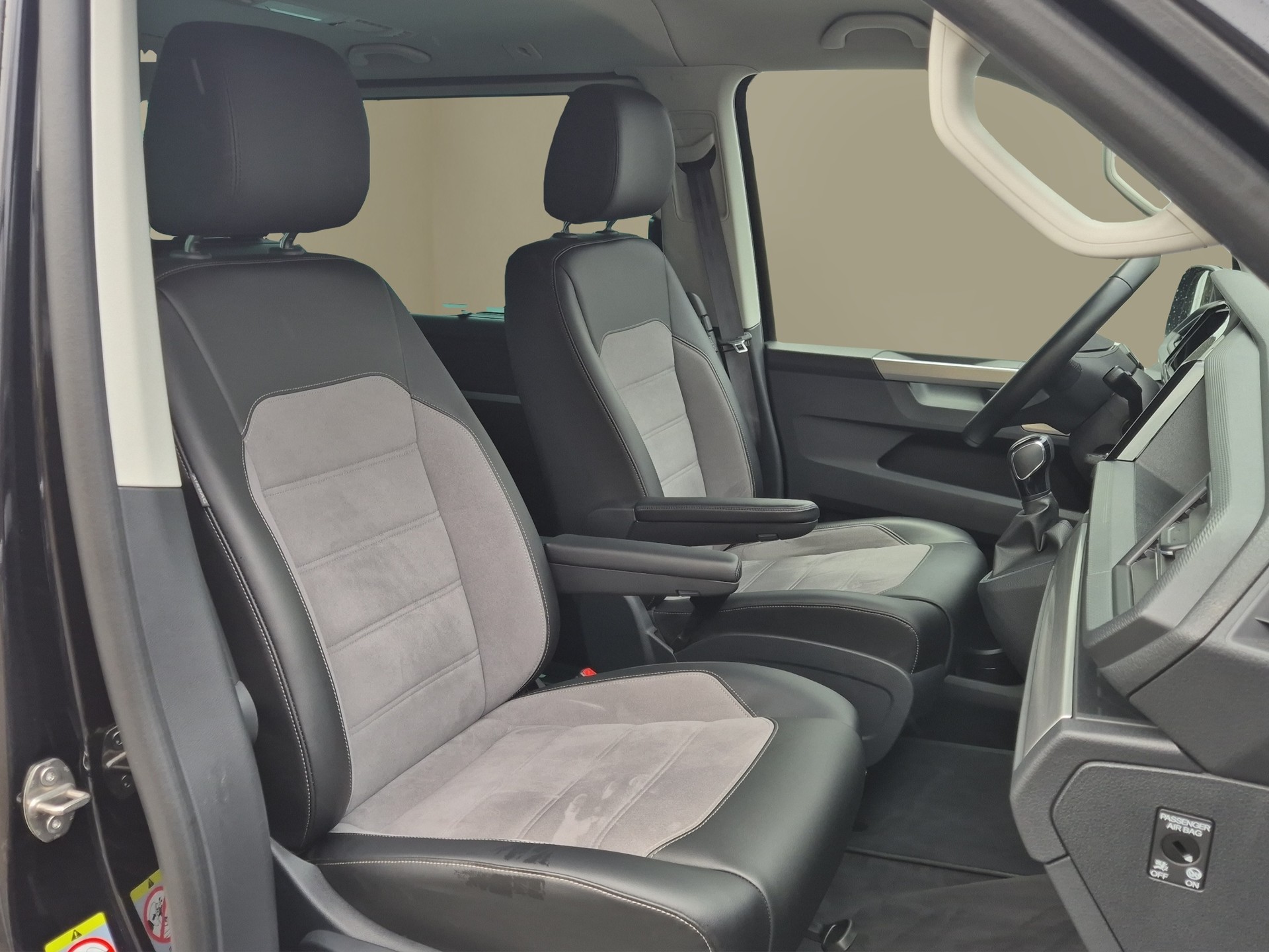 VW T6.1 Multivan 2.0 Bi-TDI Comfortline 4Motion DSG-image-14