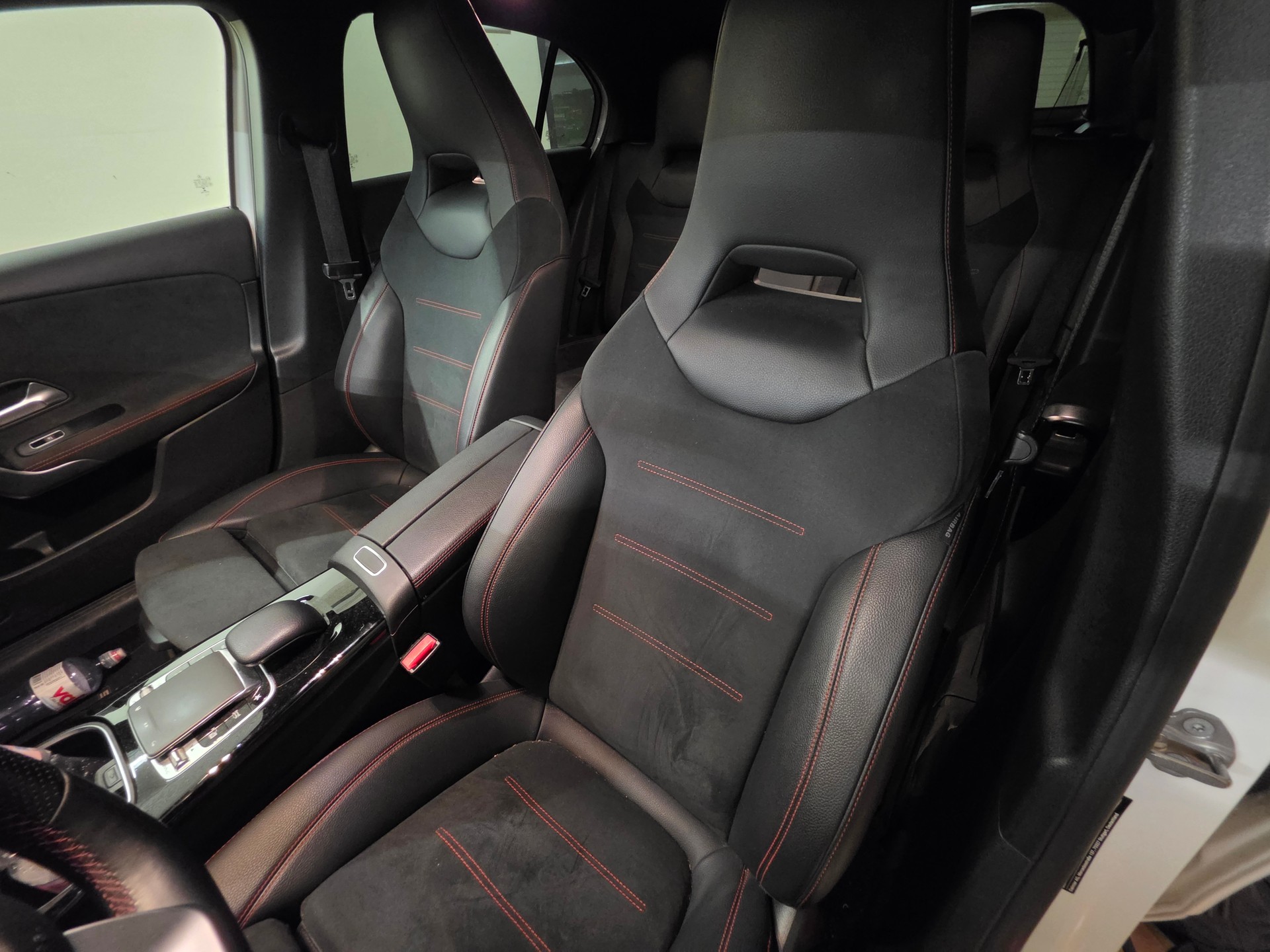 MERCEDES-BENZ A 250 AMG Line-image-4
