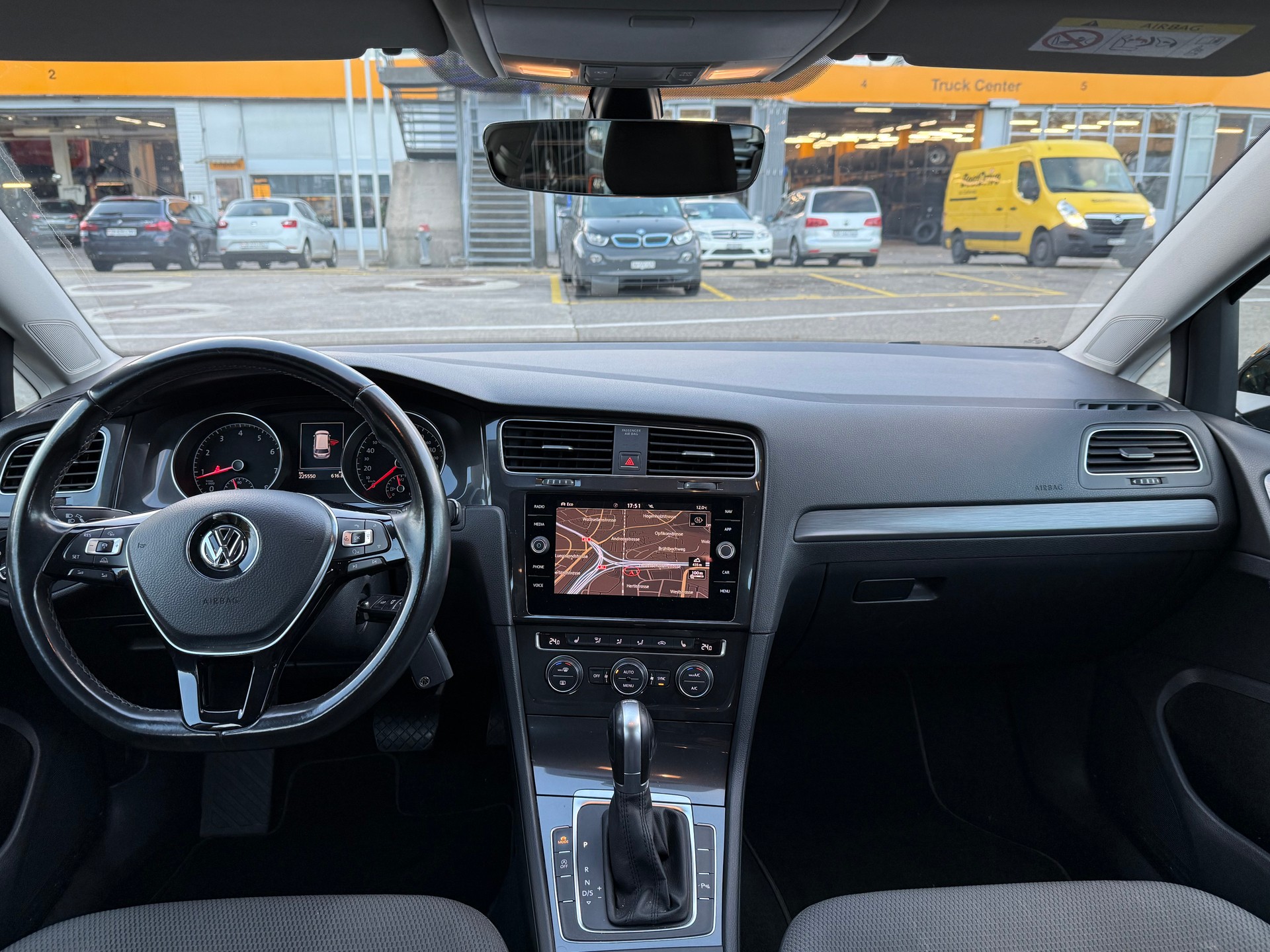 VW Golf Variant 1.4 TSI Comfortline DSG / Ab MFK / Servicegepflegt bei VW / 8-fach bereift / Navi / Sitzheizung / Facelift-image-7