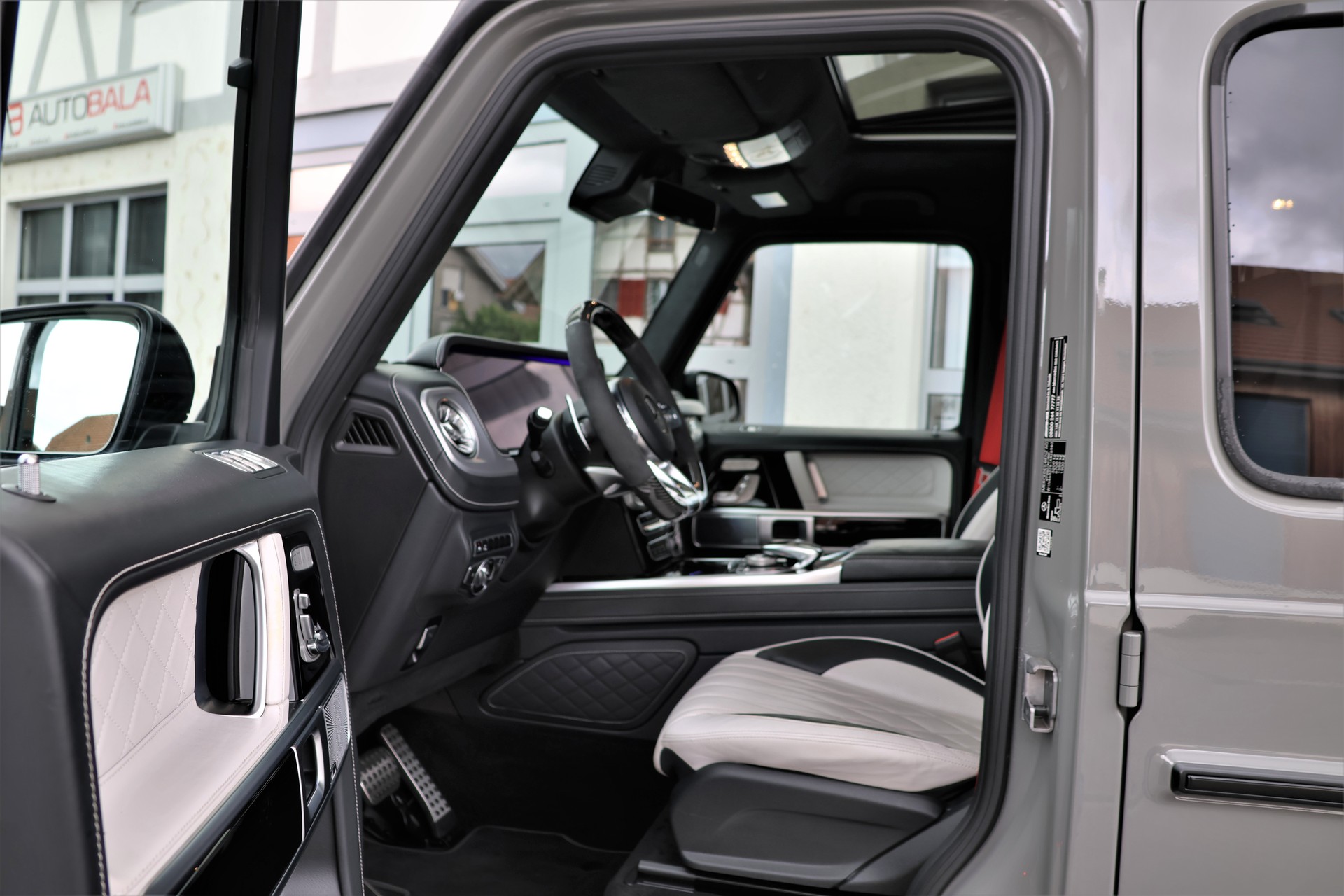 MERCEDES-BENZ G 63 AMG Speedshift Plus G-Tronic "G Manufaktur"-image-9