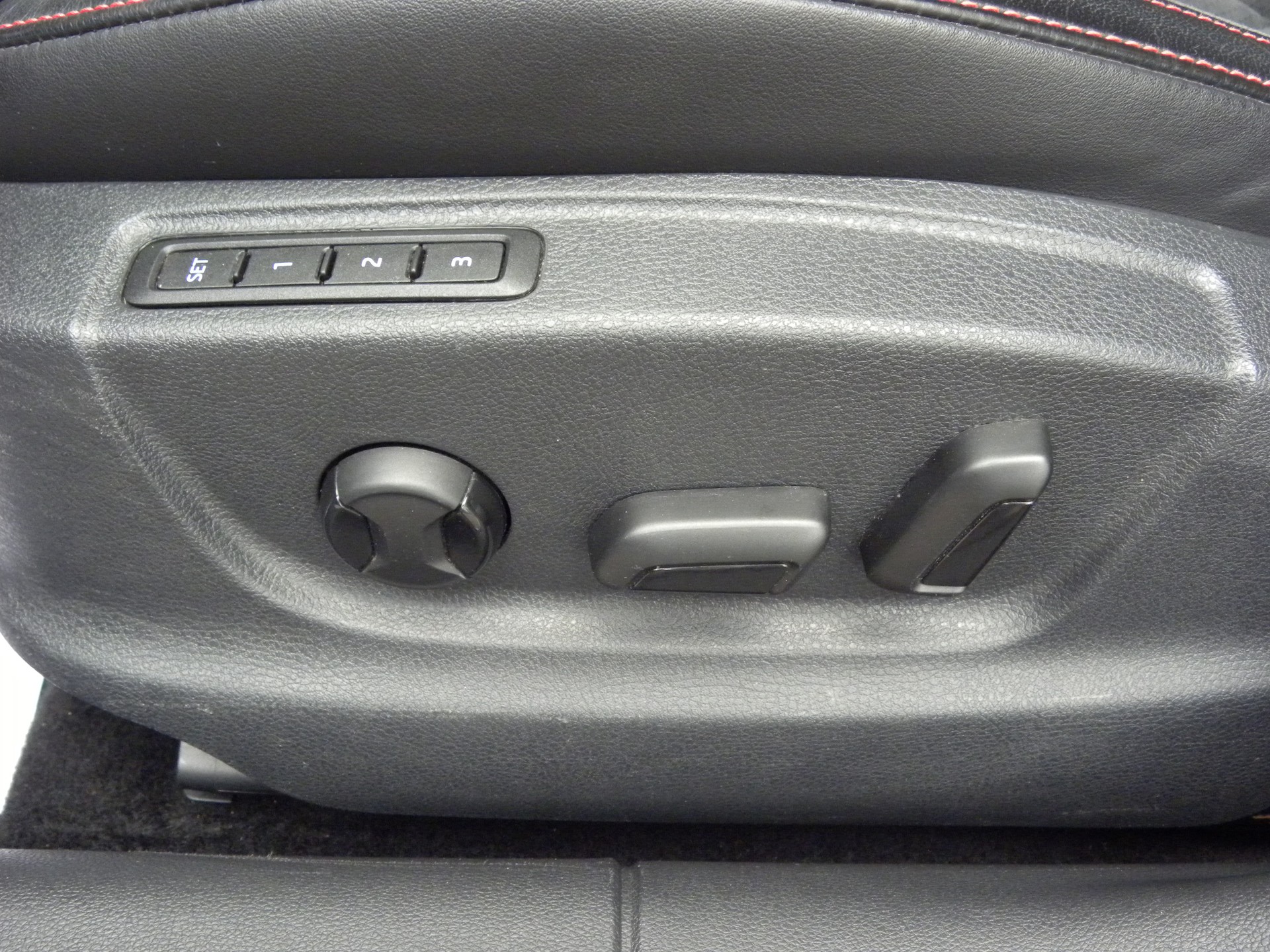 SKODA Octavia Combi 2.0 TSI RS DSG ABT-image-11