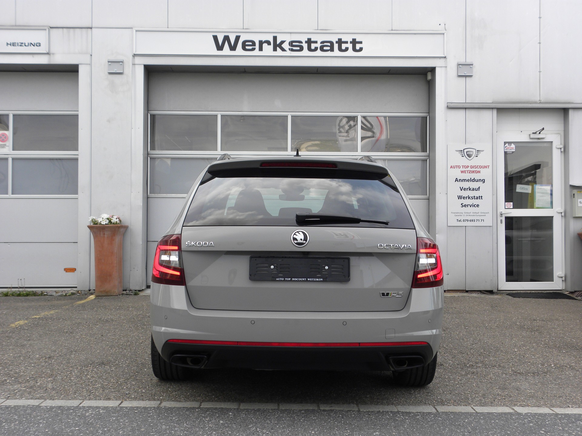 SKODA Octavia Combi 2.0 TSI RS DSG ABT-image-5