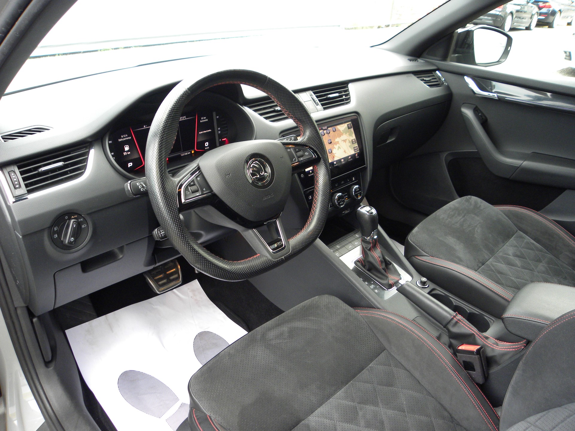 SKODA Octavia Combi 2.0 TSI RS DSG ABT-image-6