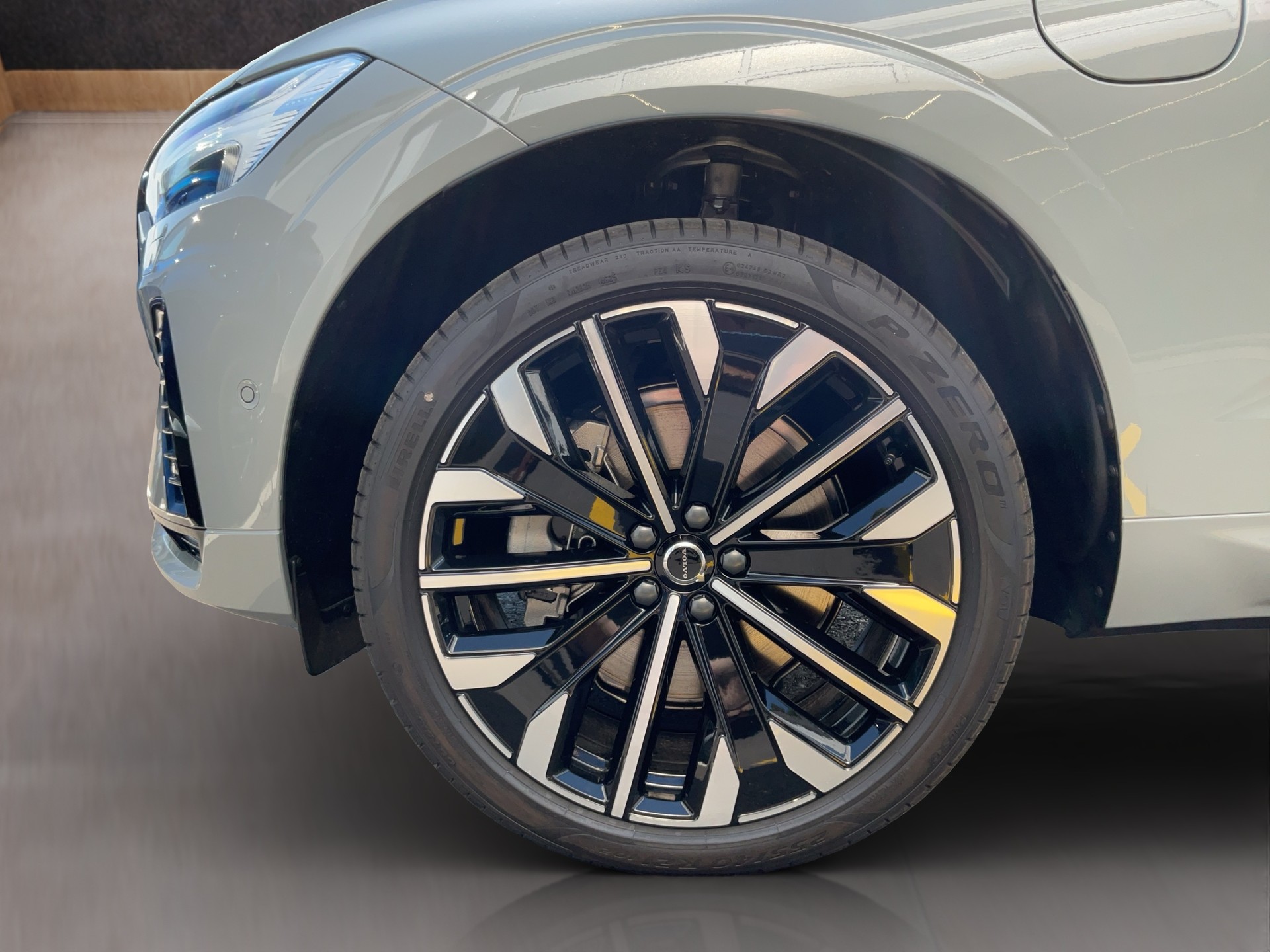 VOLVO XC60 2.0 T6 TE Ultra Dark eAWD-image-8