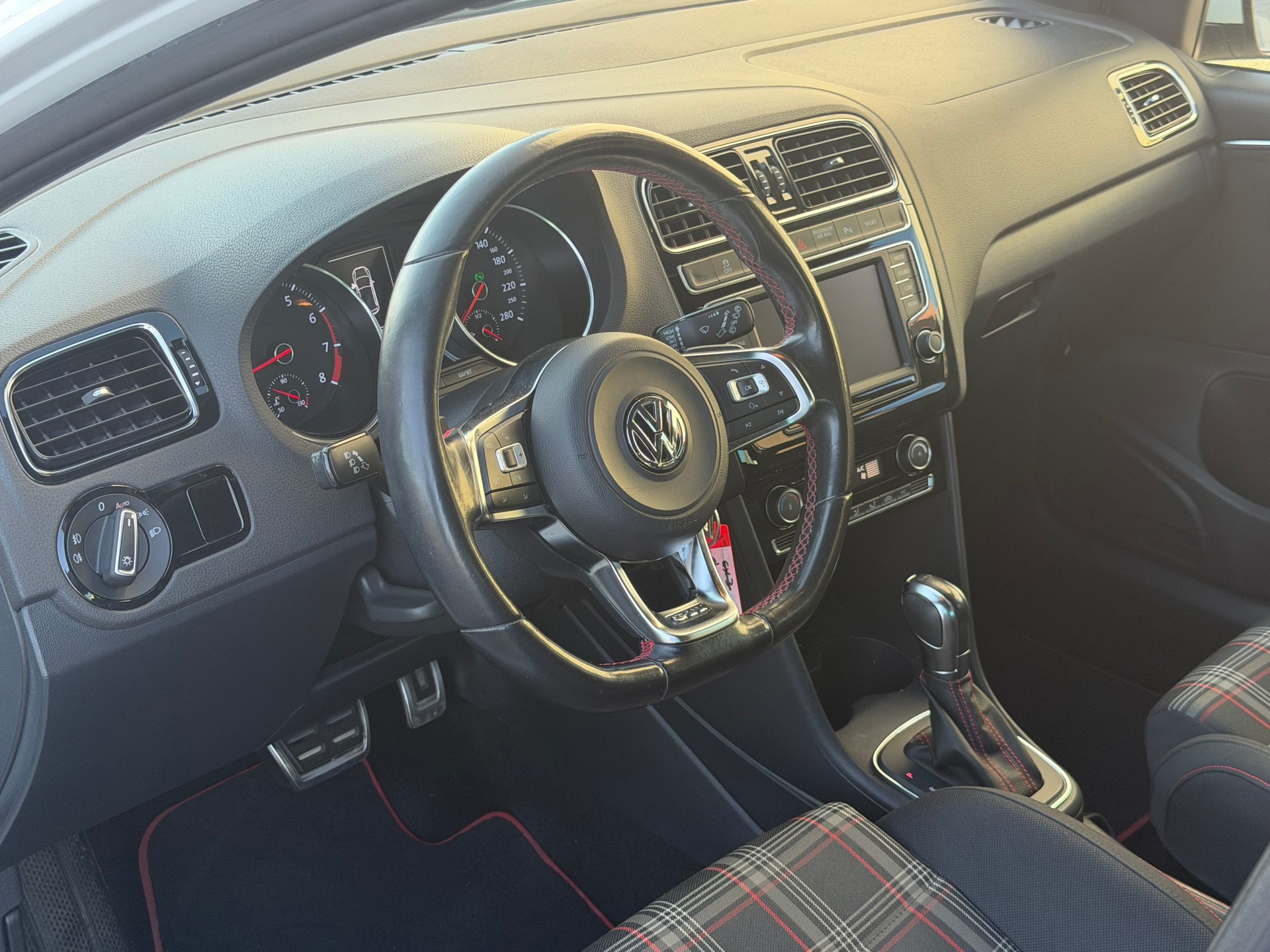 VW Polo 1.8 TSI GTI DSG-image-6
