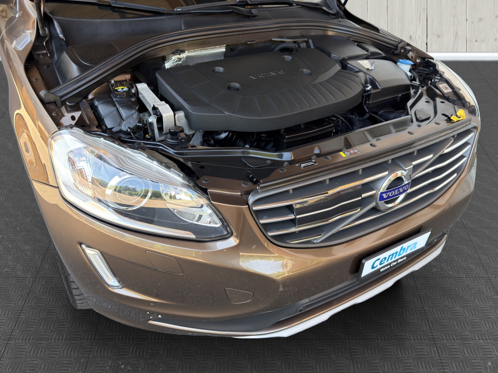 VOLVO XC60 D5 AWD Summum Geartronic-image-15