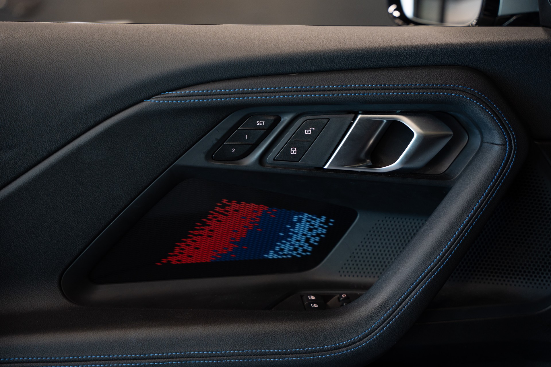 BMW M2 Steptronic / Frozen Grey / Schiebedach / Harman Kardon / Werksgarantie / Gratis Service-image-13