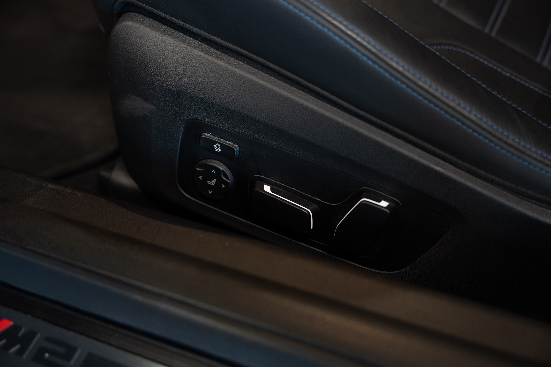 BMW M2 Steptronic / Frozen Grey / Schiebedach / Harman Kardon / Werksgarantie / Gratis Service-image-10