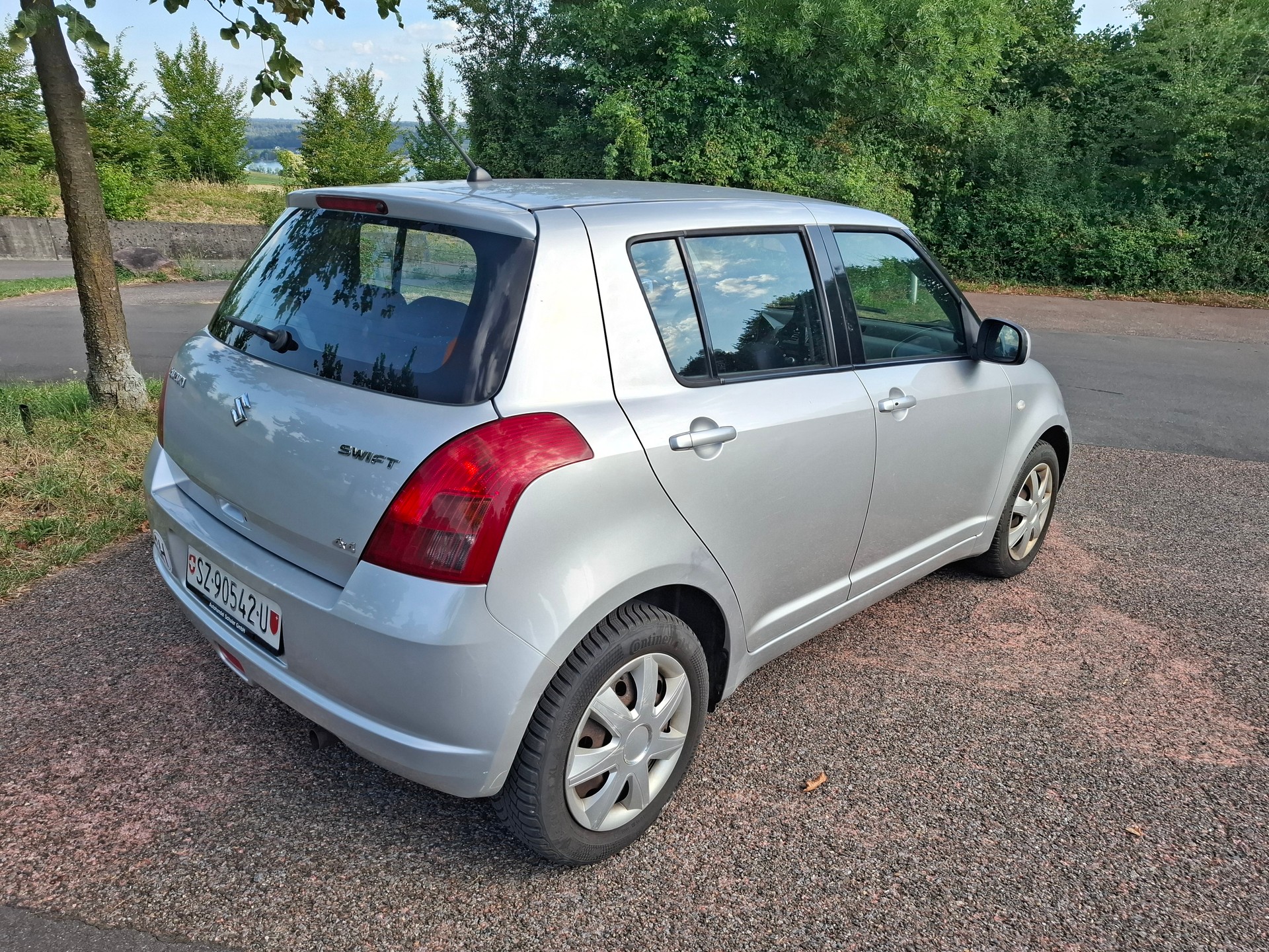 SUZUKI Swift 1.3i 16V GL 4x4-image-5
