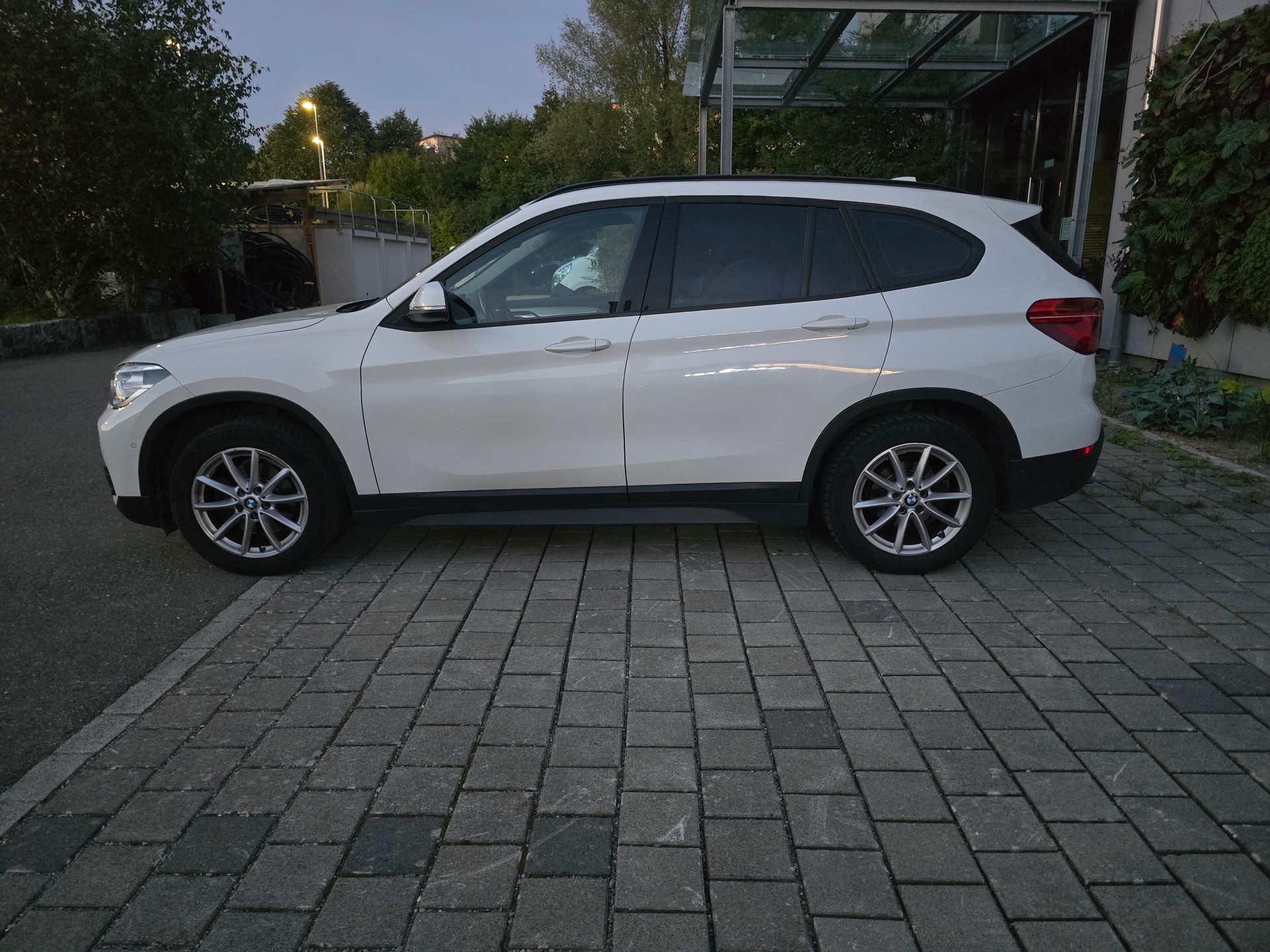 BMW X1 xDrive 18d Steptronic-image-8