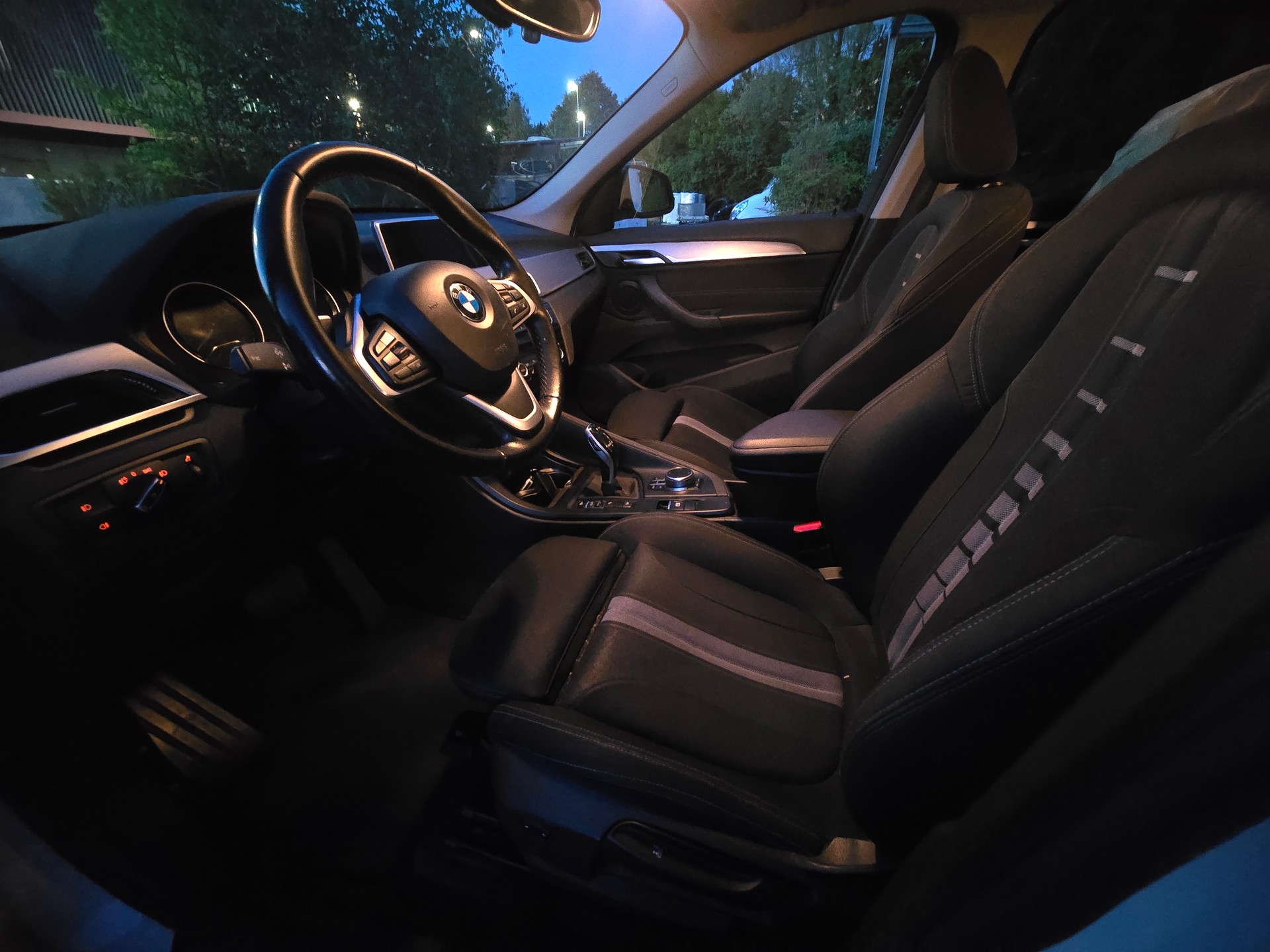 BMW X1 xDrive 18d Steptronic-image-11