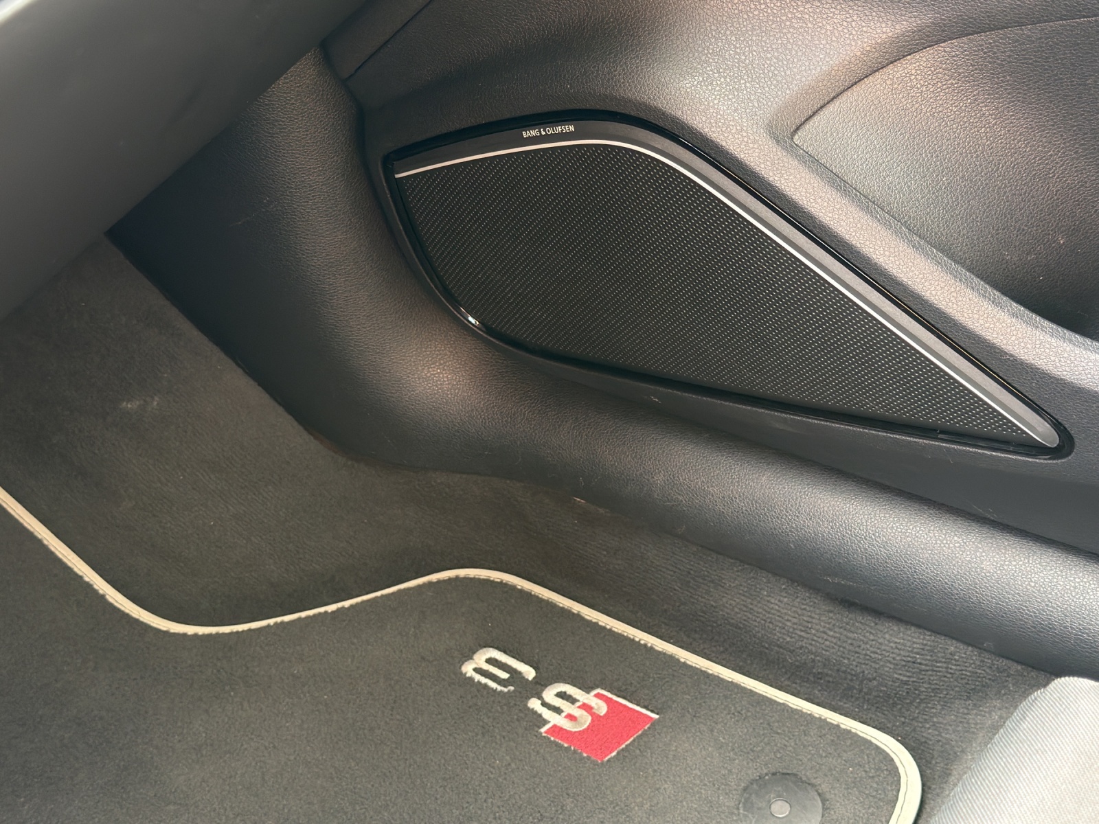 AUDI S3 Sportback 2.0 TFSI quattro S-tronic-image-16
