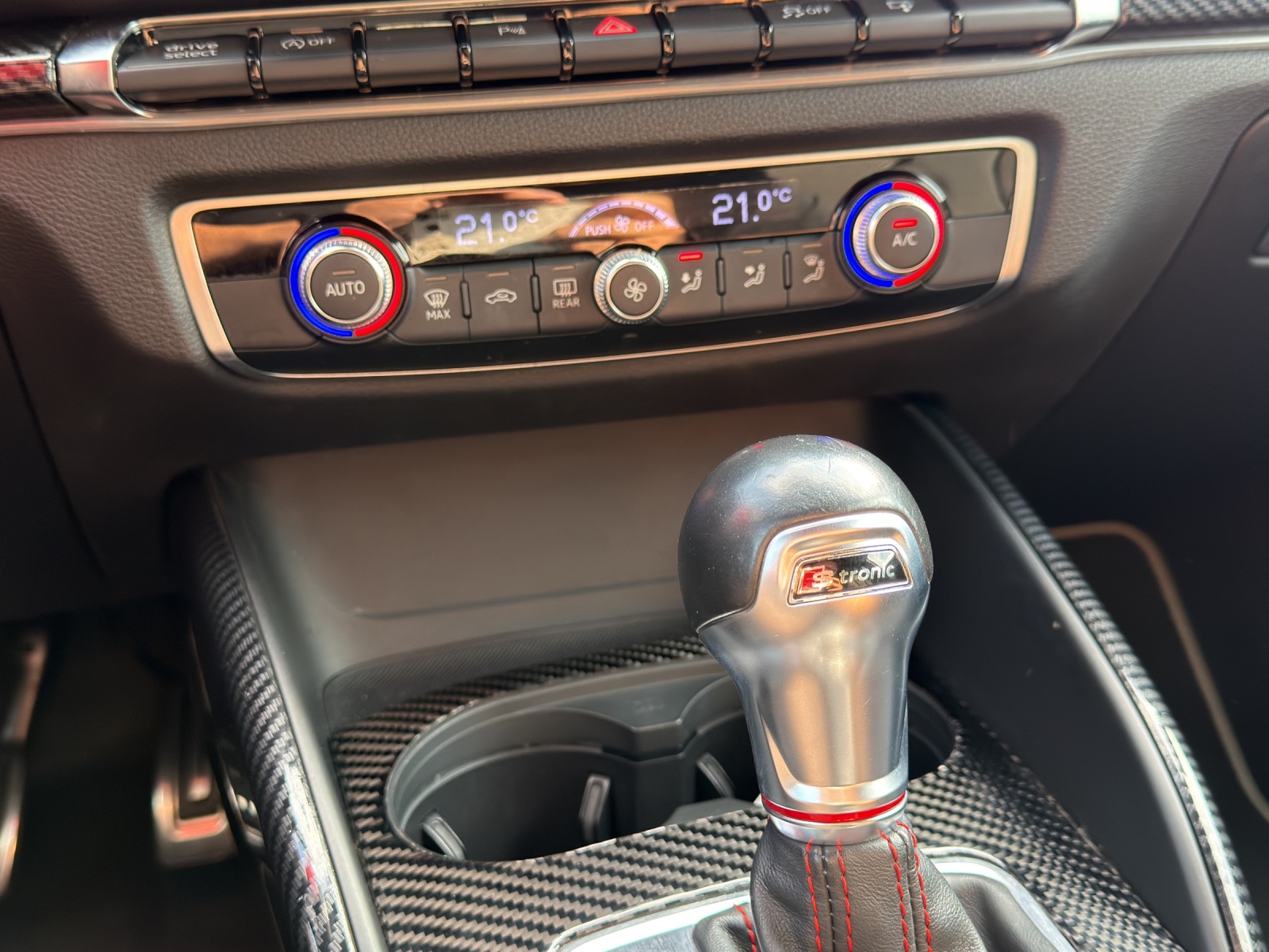 AUDI S3 Sportback 2.0 TFSI quattro S-tronic-image-14