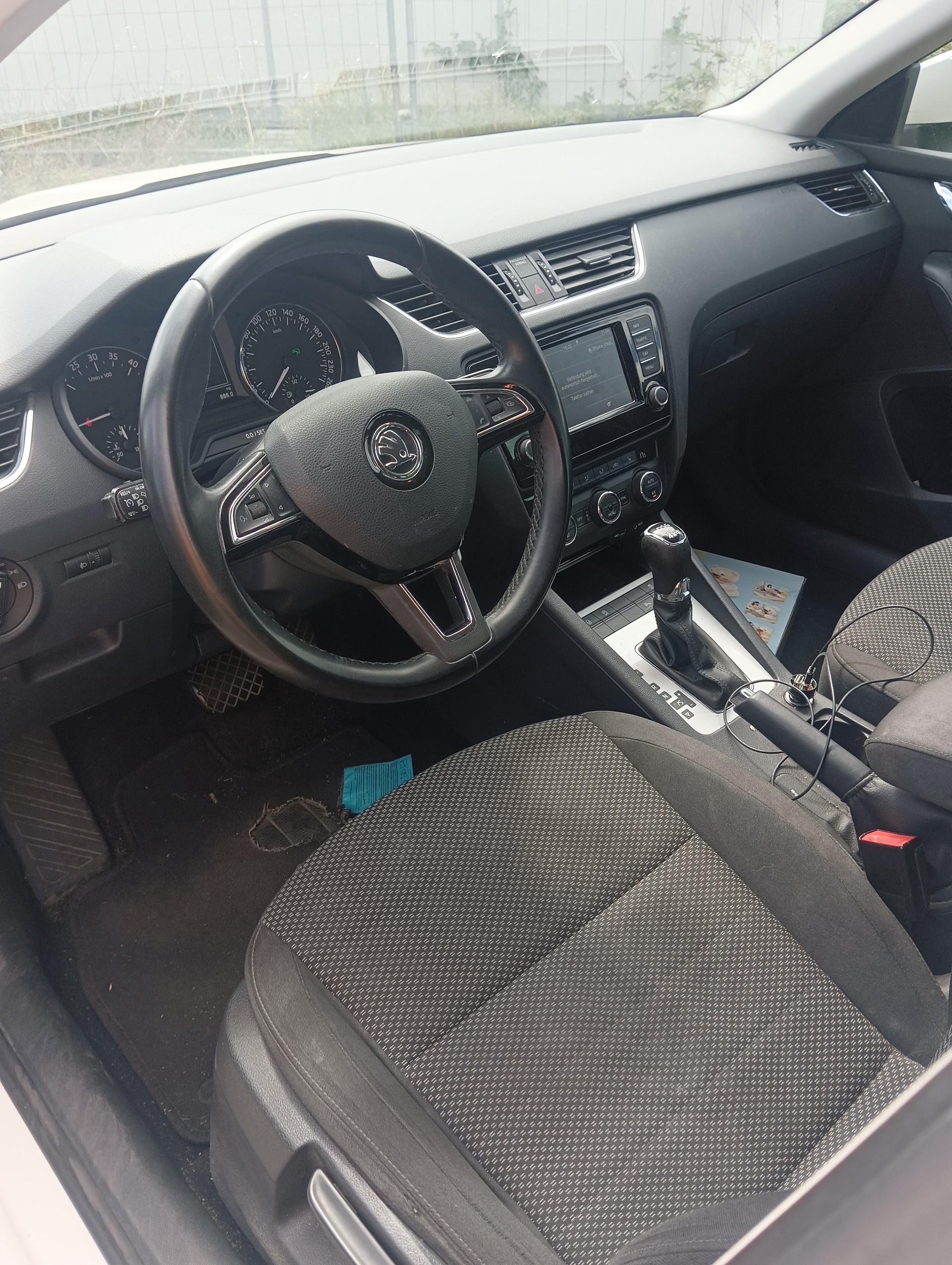 SKODA Octavia Combi 2.0 TDI Swiss Joy 4x4 DSG-image-6