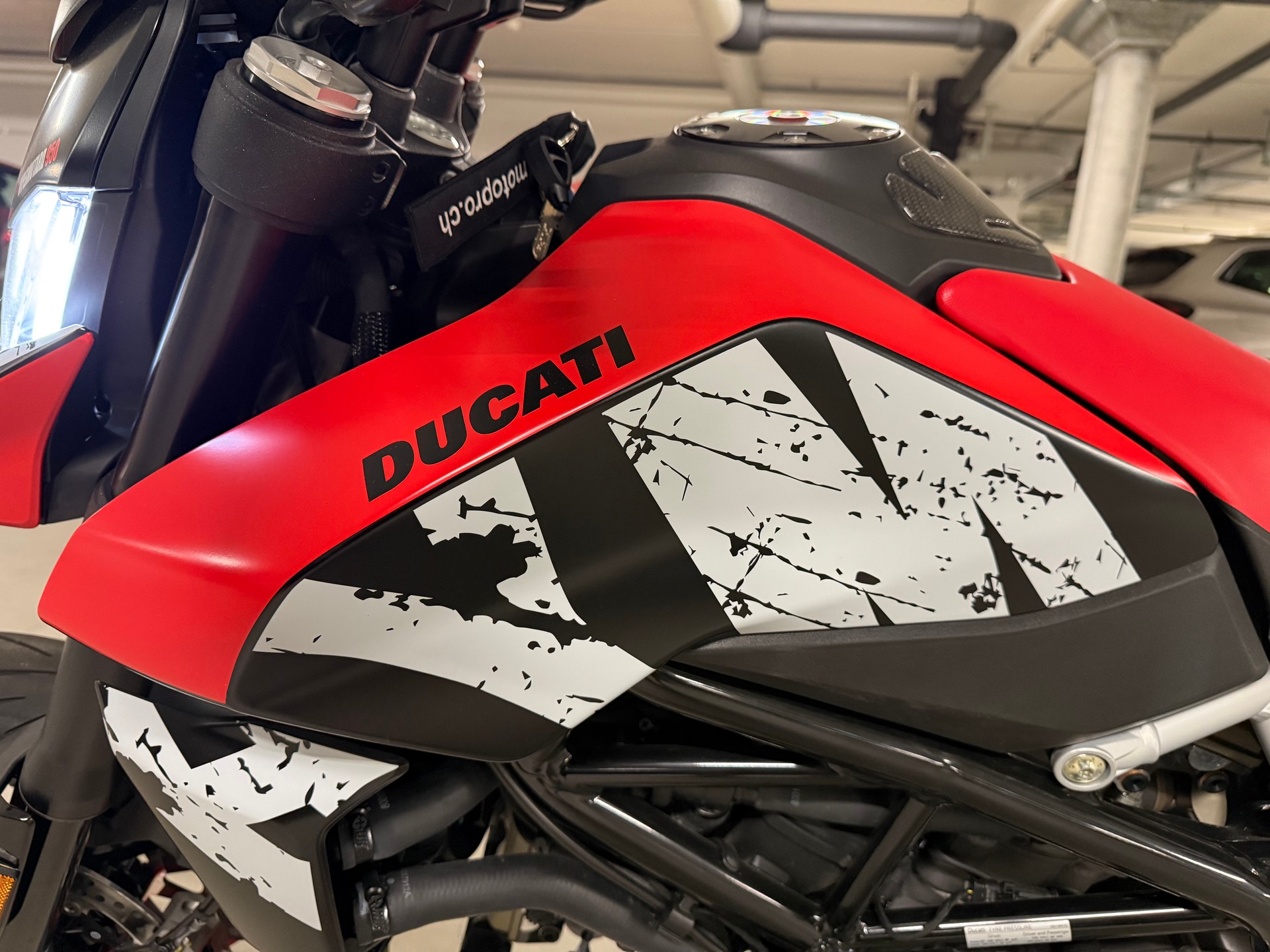 DUCATI Hypermotard 950 RVE (35kW)-image-9