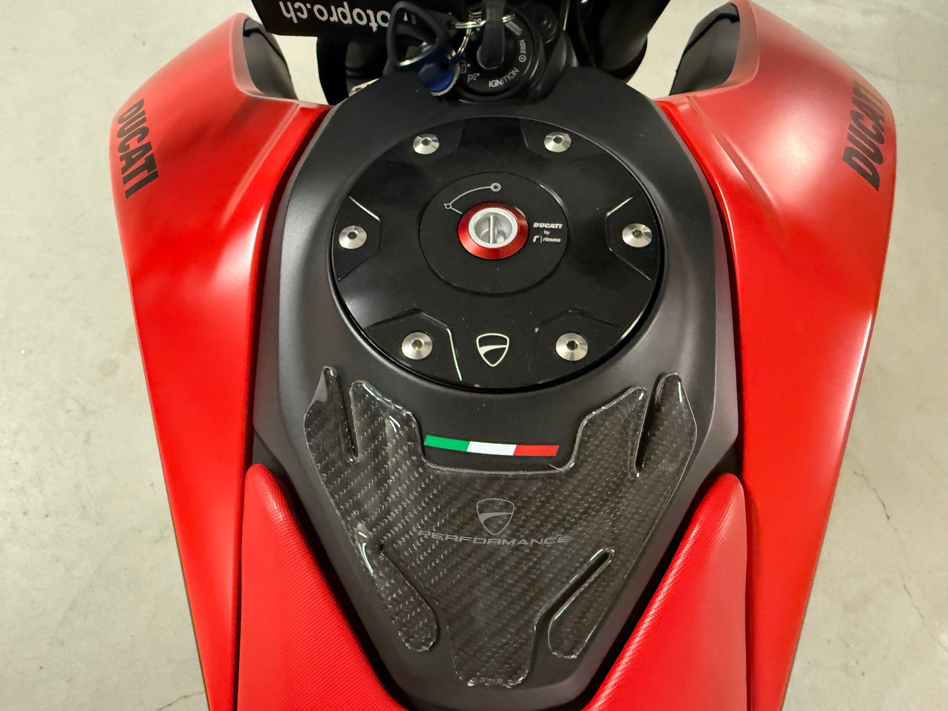 DUCATI Hypermotard 950 RVE (35kW)-image-11