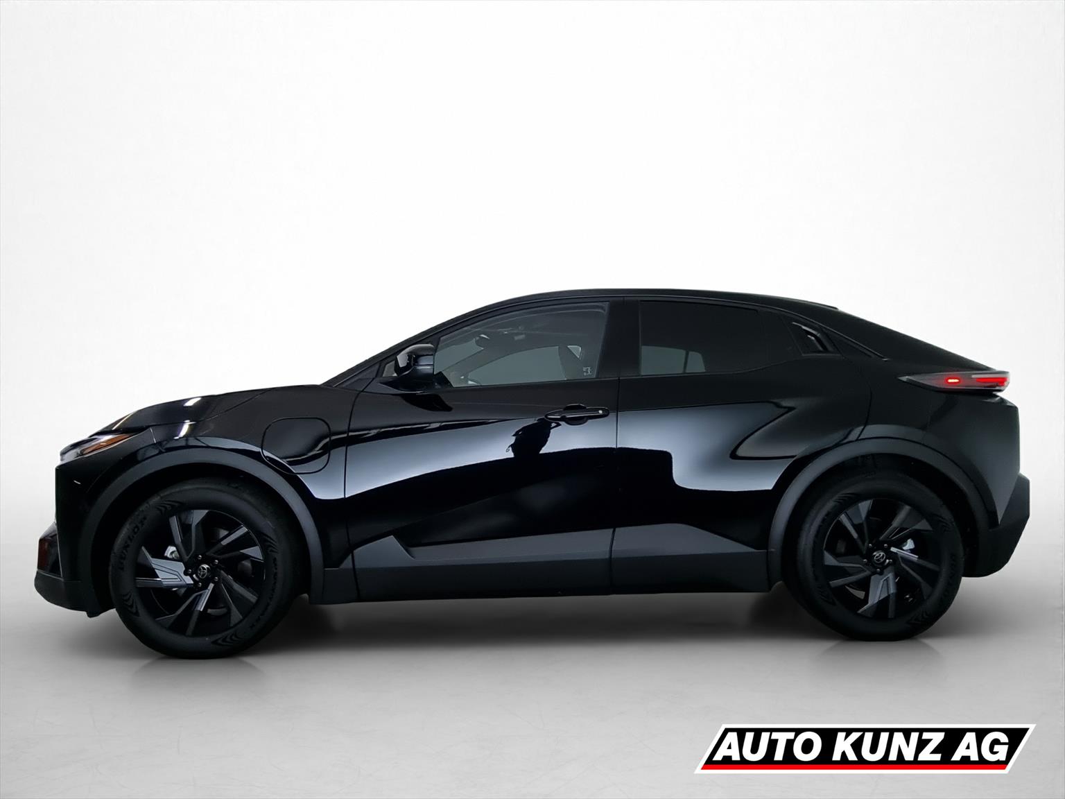 TOYOTA C-HR+ 77 kWh Style FWD-showroom-element-2