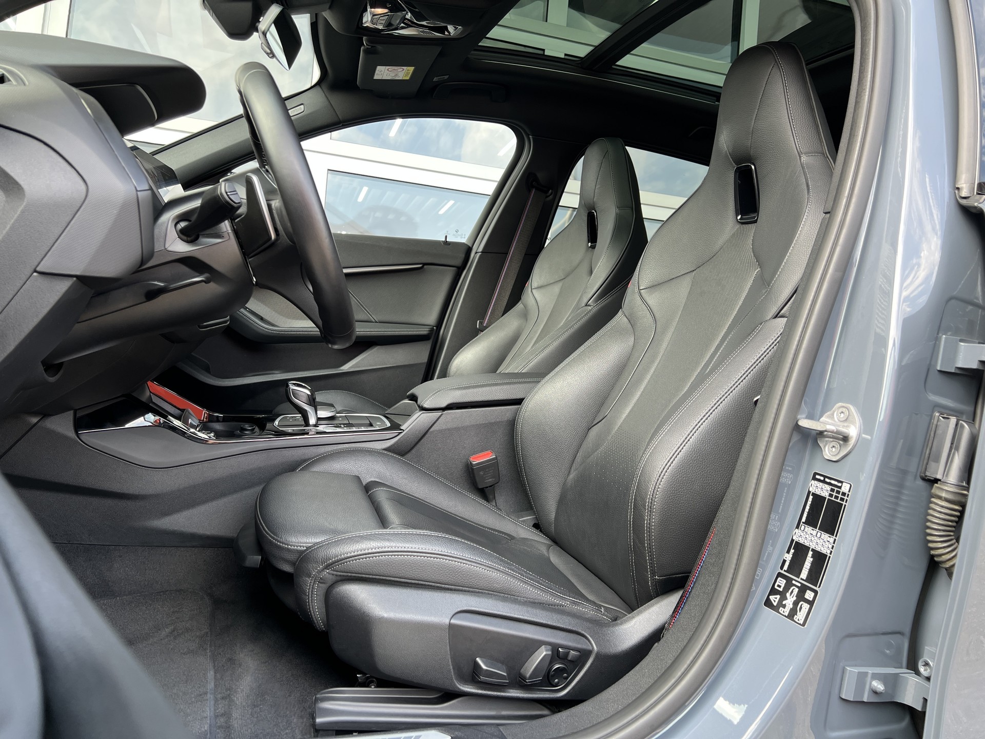BMW M135i xDrive Steptronic-image-5