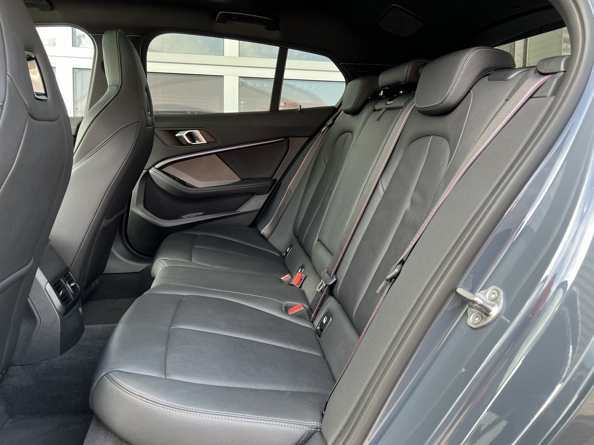 BMW M135i xDrive Steptronic-image-7