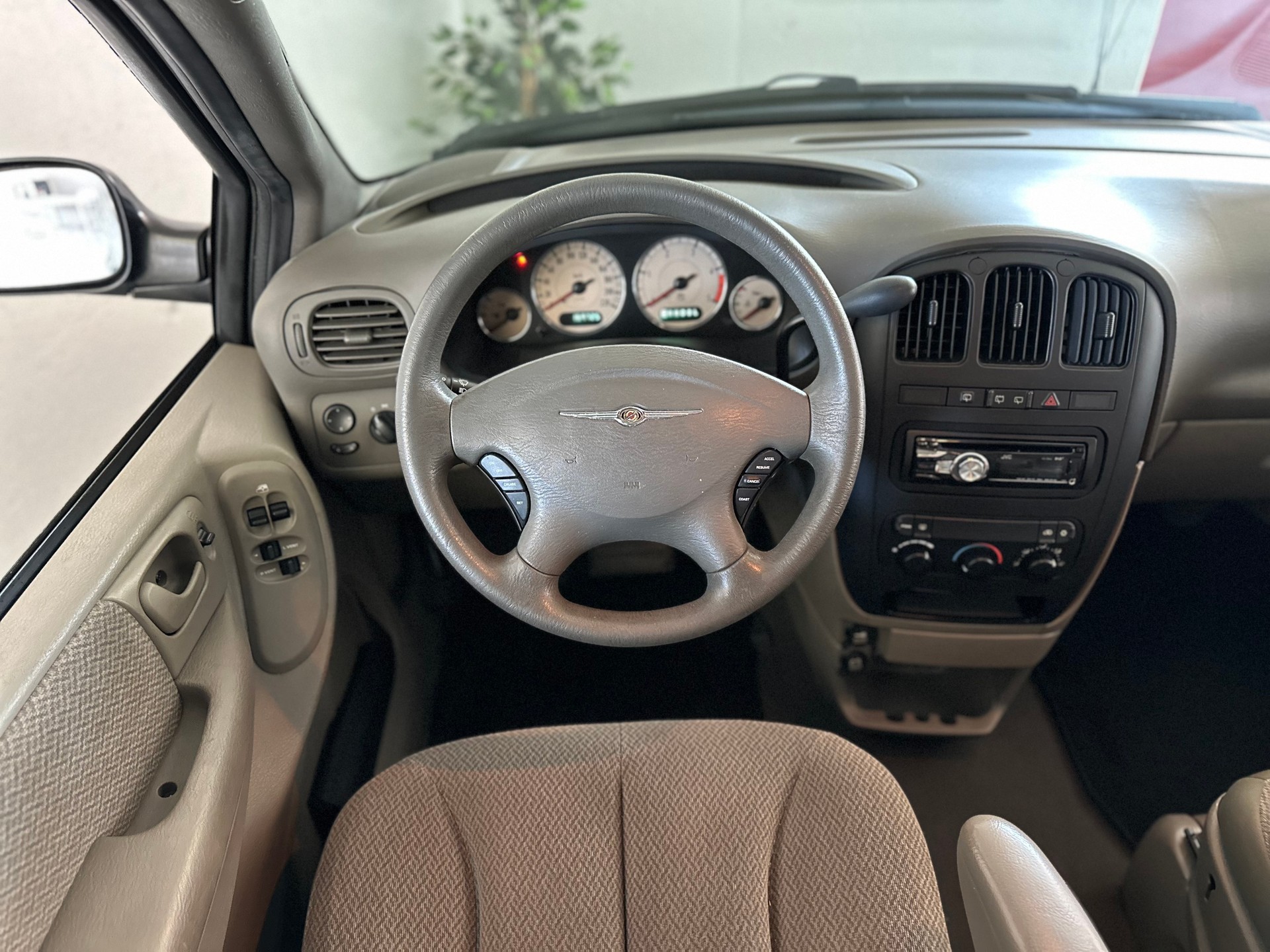 CHRYSLER Voyager 2.8 CRD SE Swiss Edition PLUS Automatic-image-11