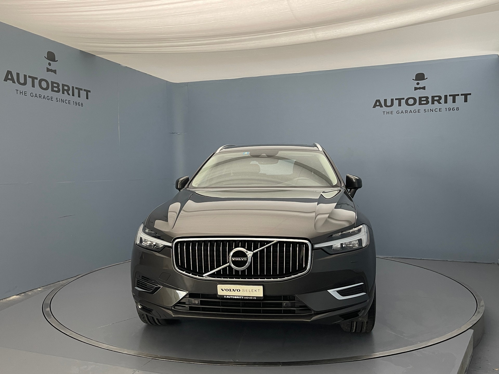 VOLVO XC60 2.0 T6 TE Inscription eAWD-showroom-element-1