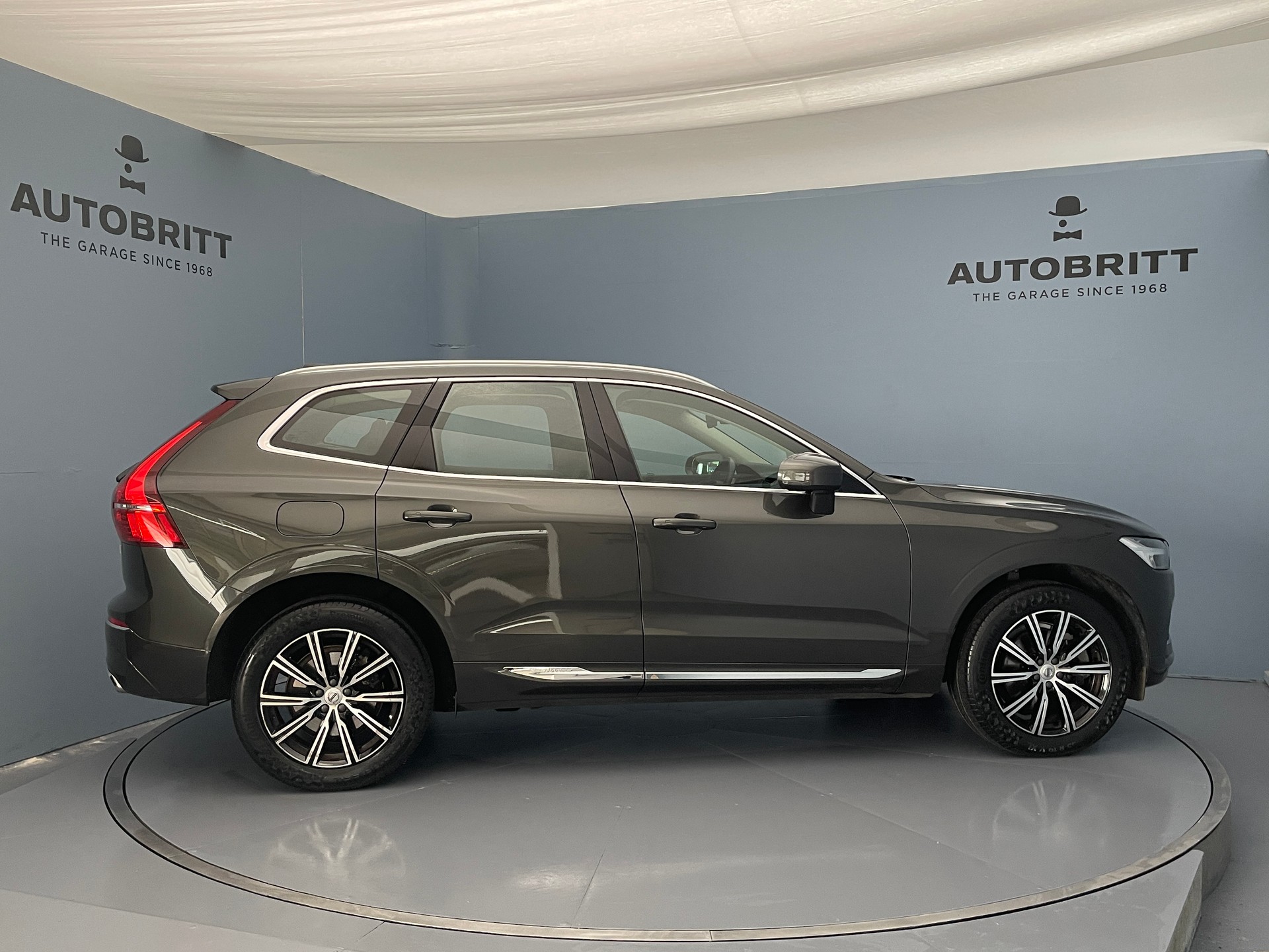 VOLVO XC60 2.0 T6 TE Inscription eAWD-showroom-element-2
