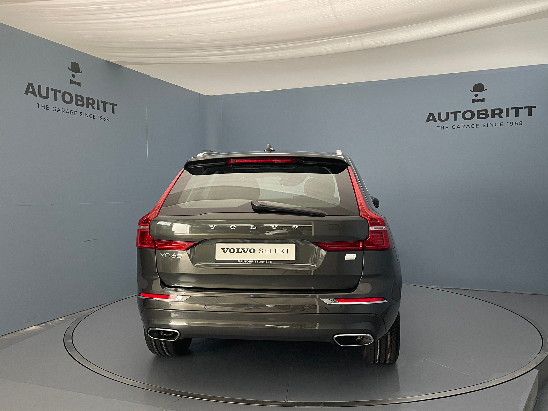 VOLVO XC60 2.0 T6 TE Inscription eAWD-showroom-element-3