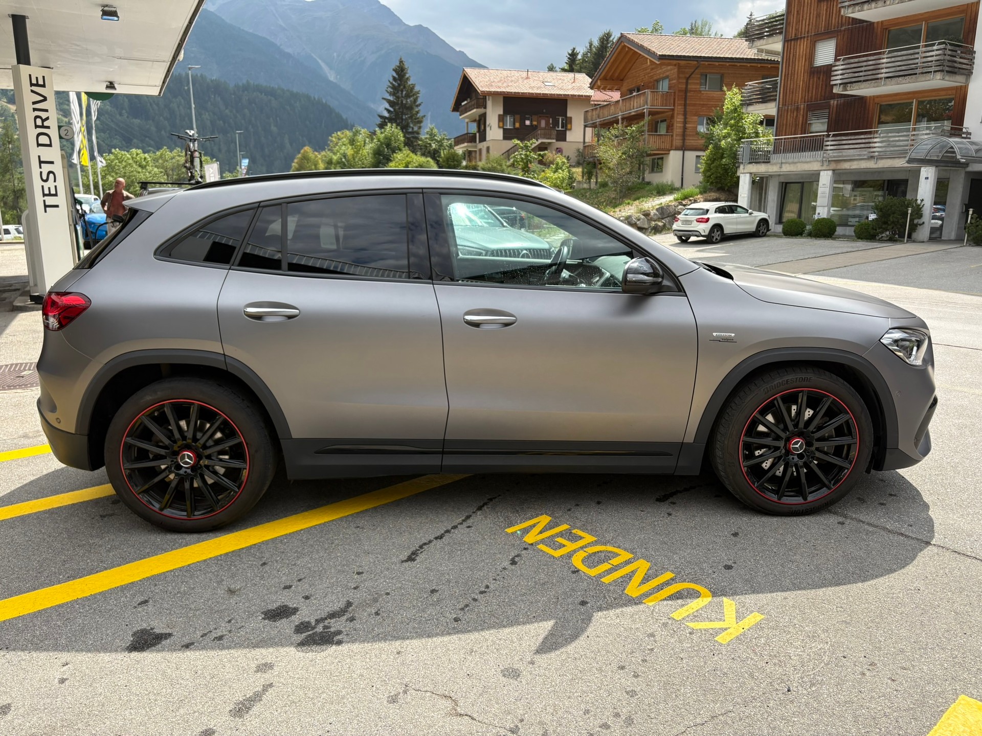 MERCEDES-BENZ GLA 250 Edition 1. 4Matic-showroom-element-3