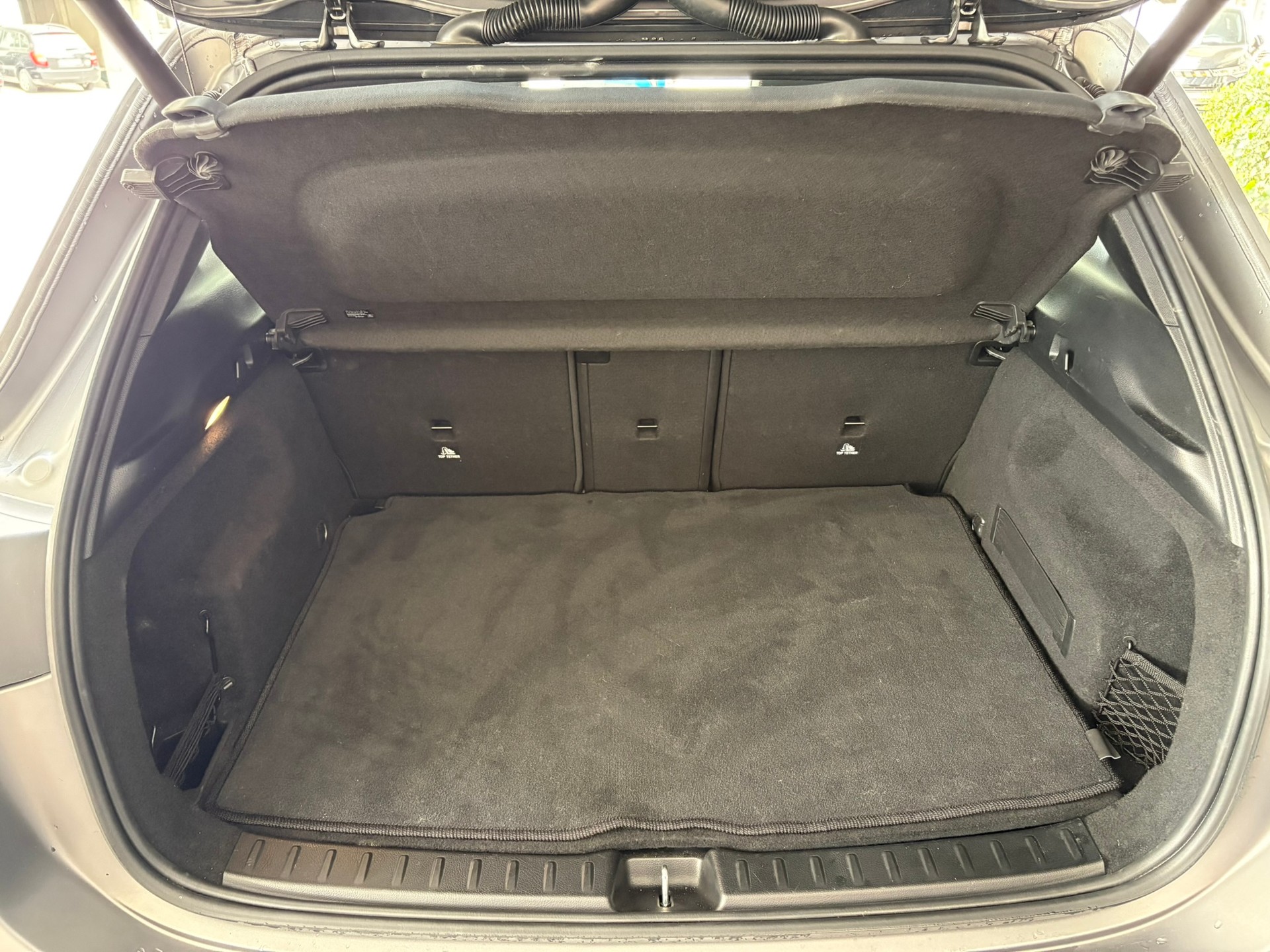 MERCEDES-BENZ GLA 250 Edition 1. 4Matic-image-15
