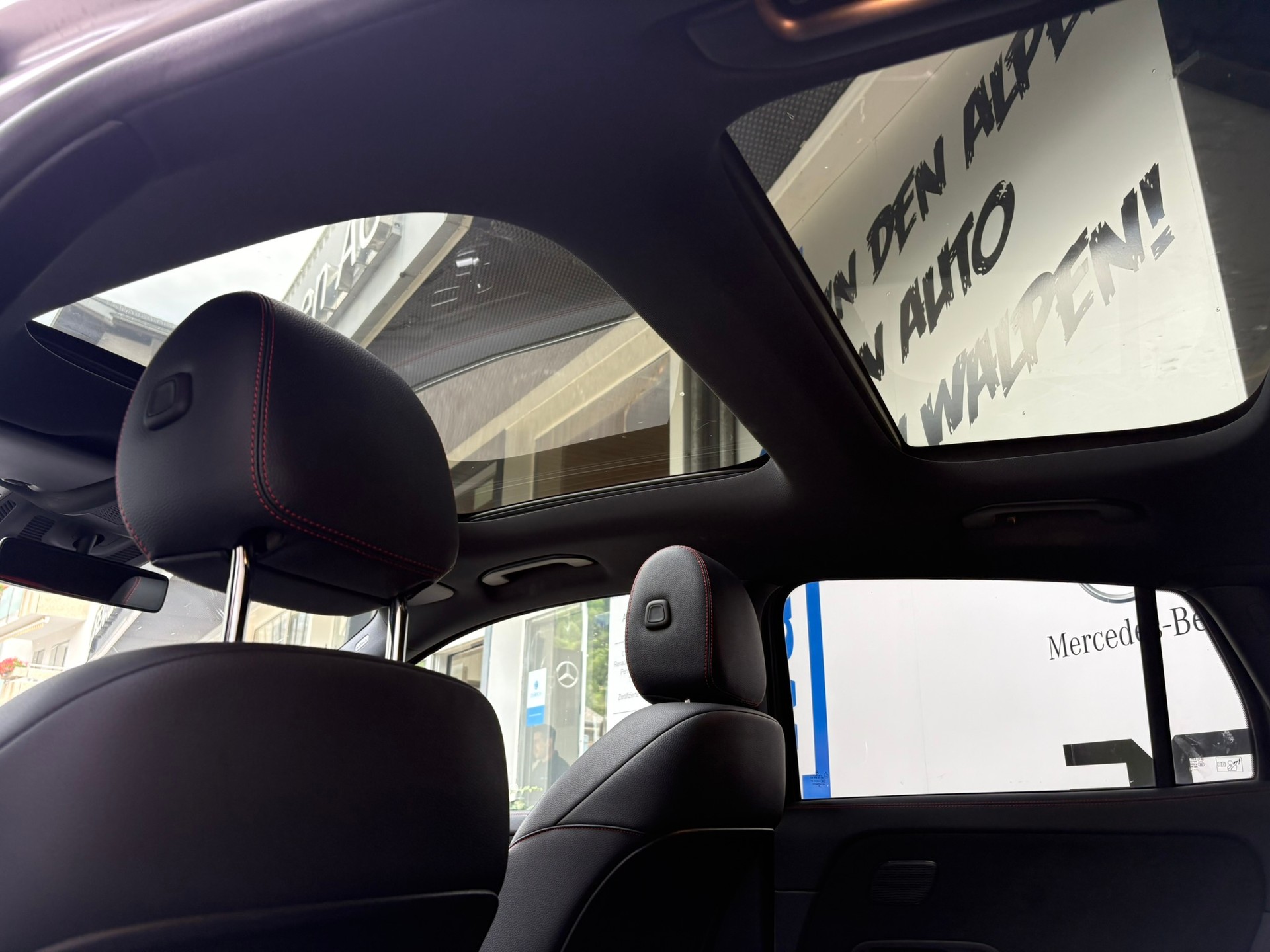 MERCEDES-BENZ GLA 250 Edition 1. 4Matic-image-14