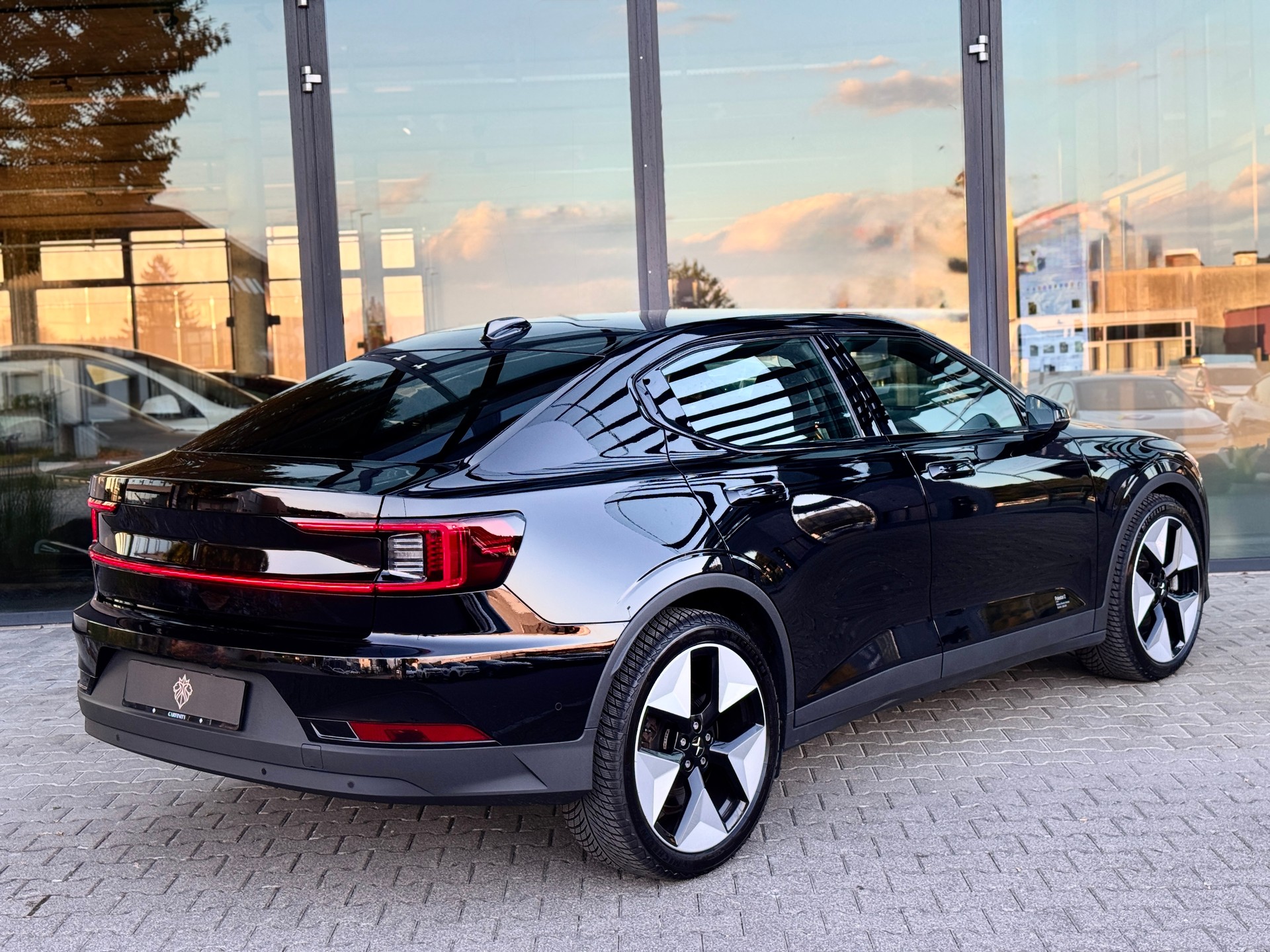 POLESTAR Polestar 2 Long Range Dual 78 kWh MY23-showroom-element-3