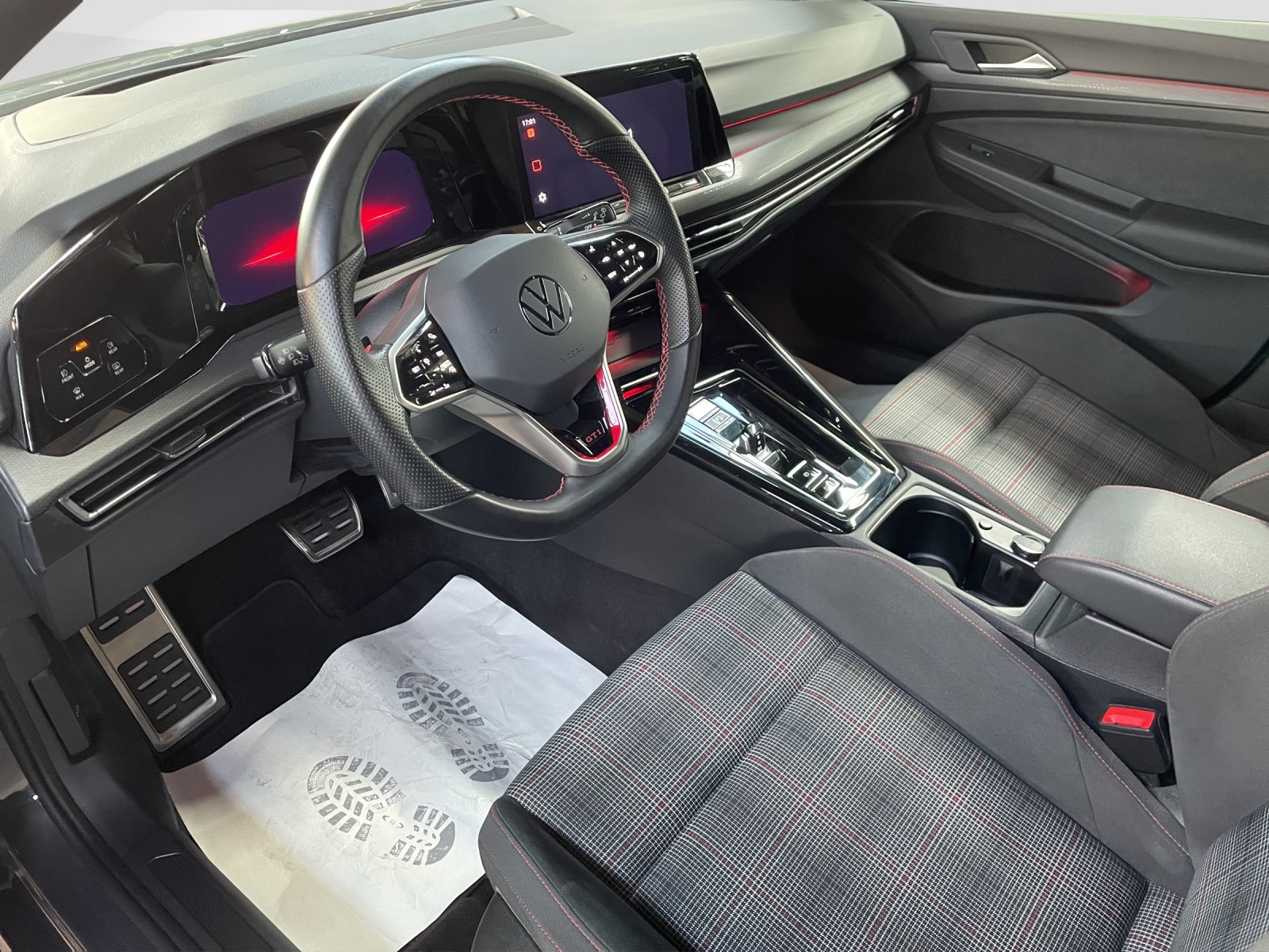 VW Golf VIII 2.0 TSI GTI DSG-image-6