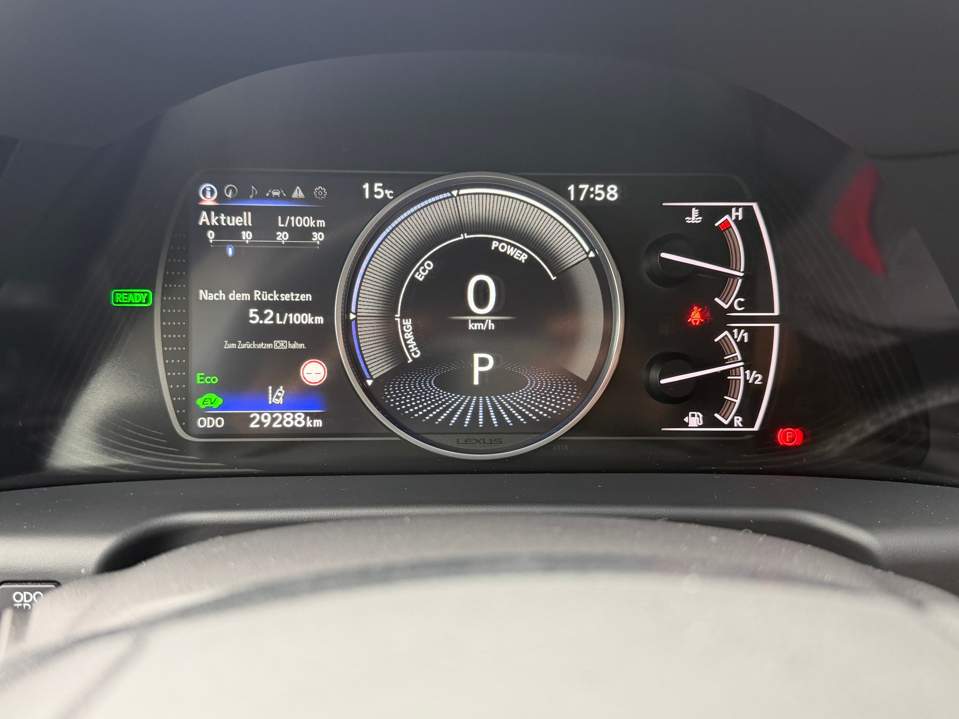 LEXUS ES 300h Comfort-image-12