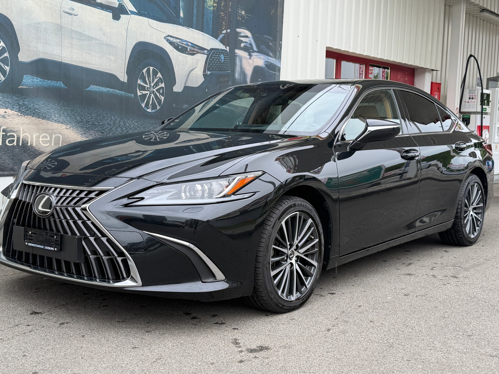 LEXUS ES 300h Comfort-showroom-element-2