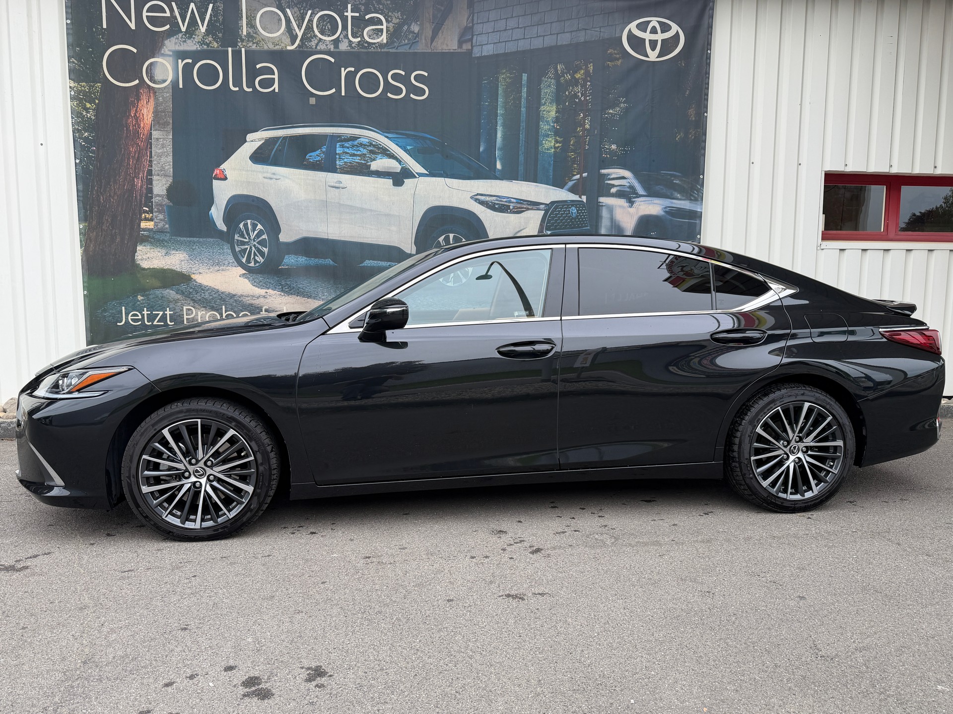 LEXUS ES 300h Comfort-showroom-element-1