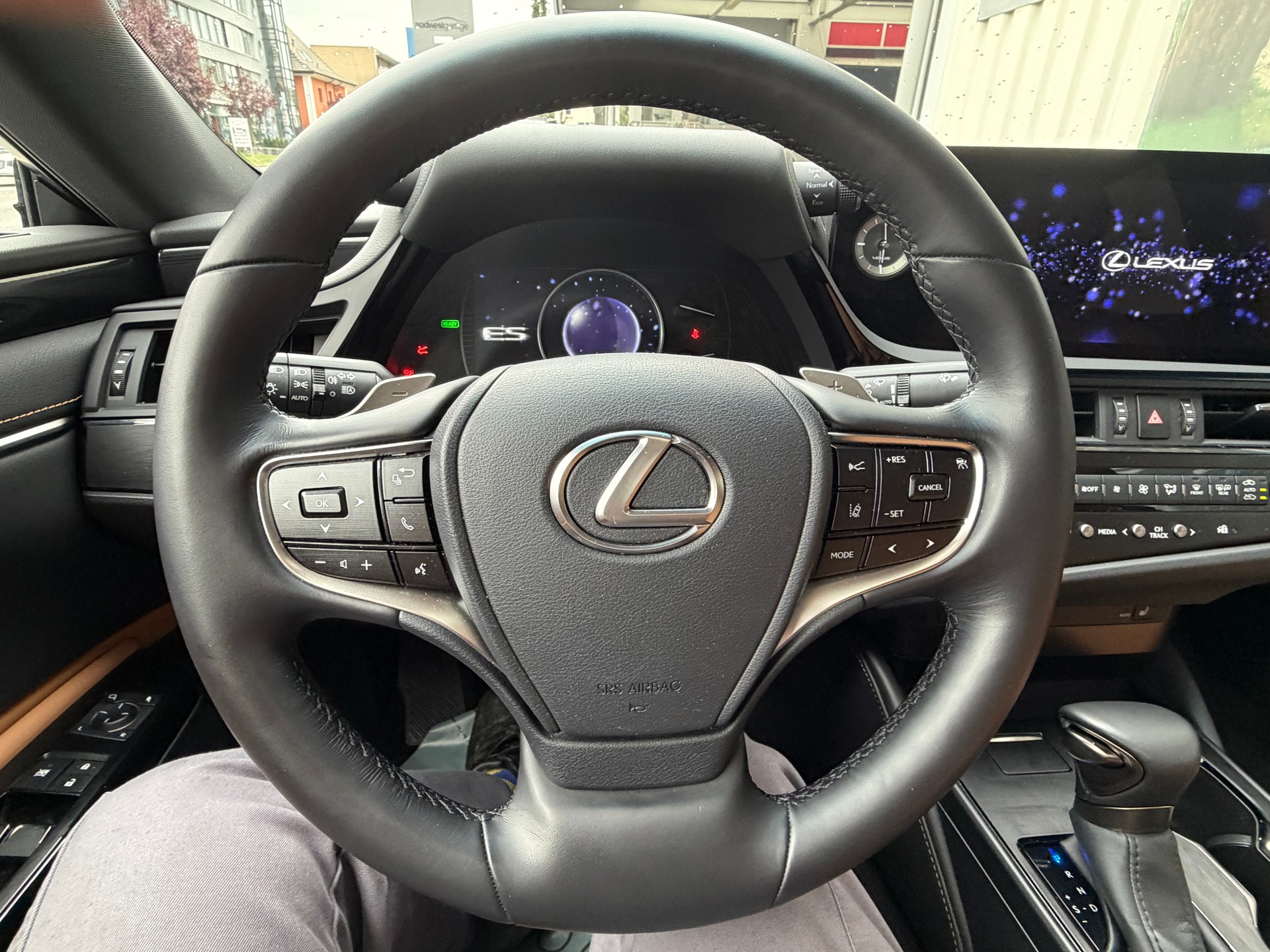 LEXUS ES 300h Comfort-image-11