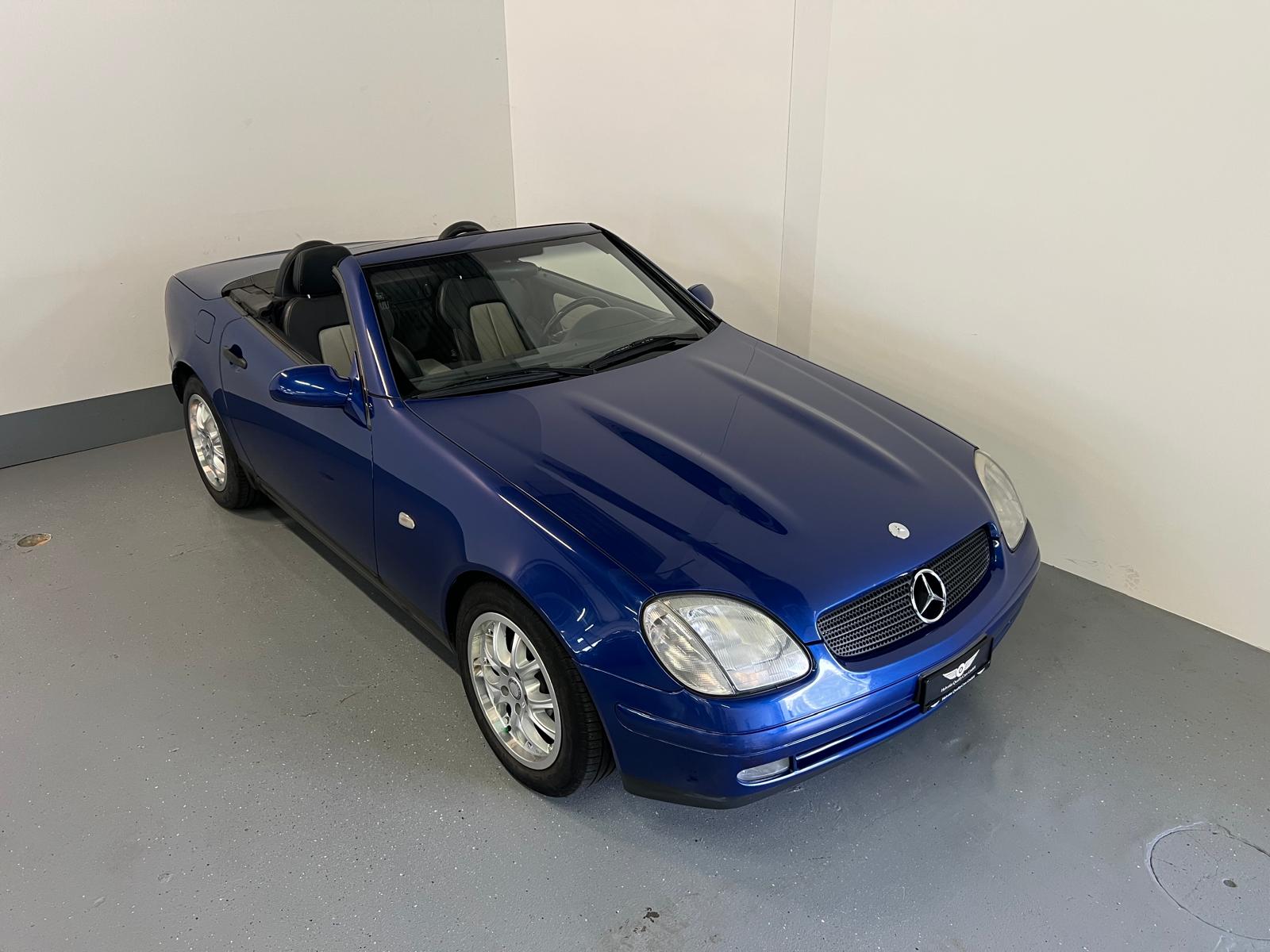 MERCEDES-BENZ SLK 200-showroom-element-3